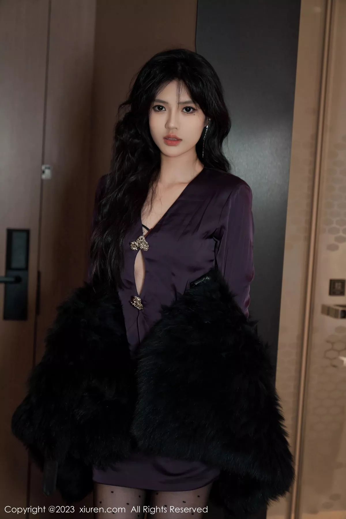 秀人集.com_[XiuRen秀人网]No.6649_模特浅浅Danny私房性感紫色服配黑丝裤袜秀曼妙身姿诱惑写真101P