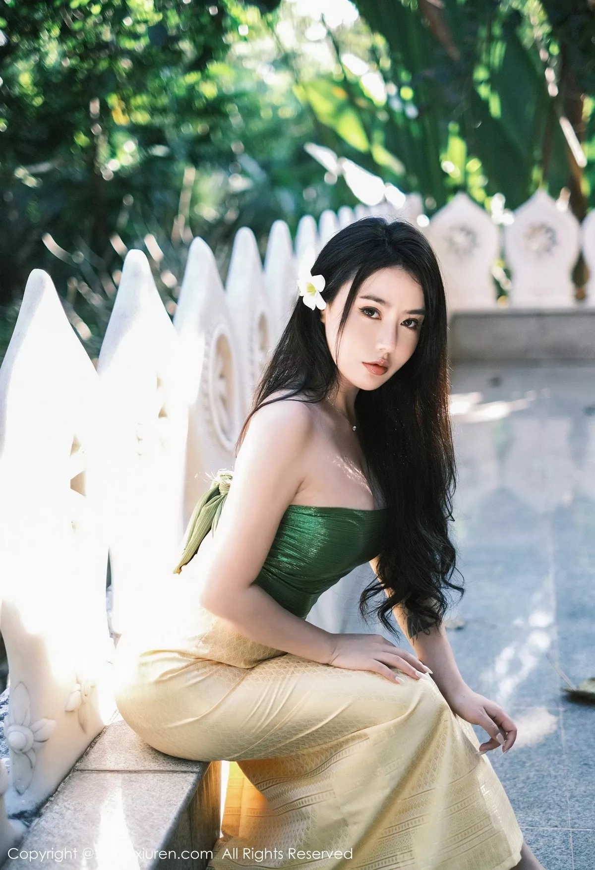 秀人集.com_[XiuRen秀人网]No.6648_女神Manuela玛鲁娜户外抹胸服+室内紧身衣秀丰满身材诱惑写真64P