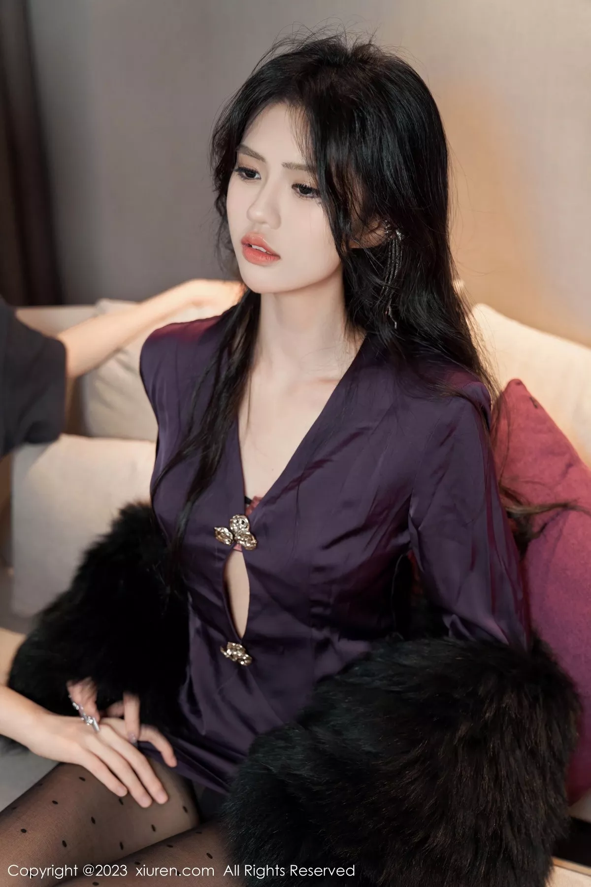 秀人集.com_[XiuRen秀人网]No.6649_模特浅浅Danny私房性感紫色服配黑丝裤袜秀曼妙身姿诱惑写真101P