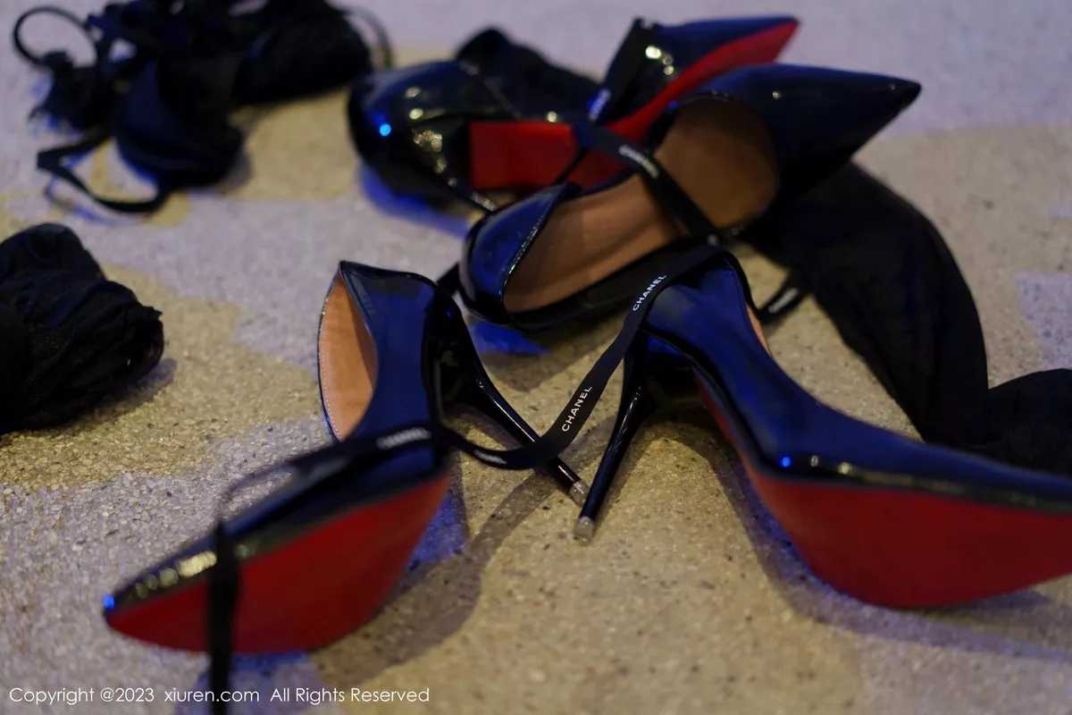 秀人集.com_[XiuRen秀人网]No.6658_模特合集laura阿姣＆icy猪性感黑色情趣服饰配超薄黑丝诱惑写真96P