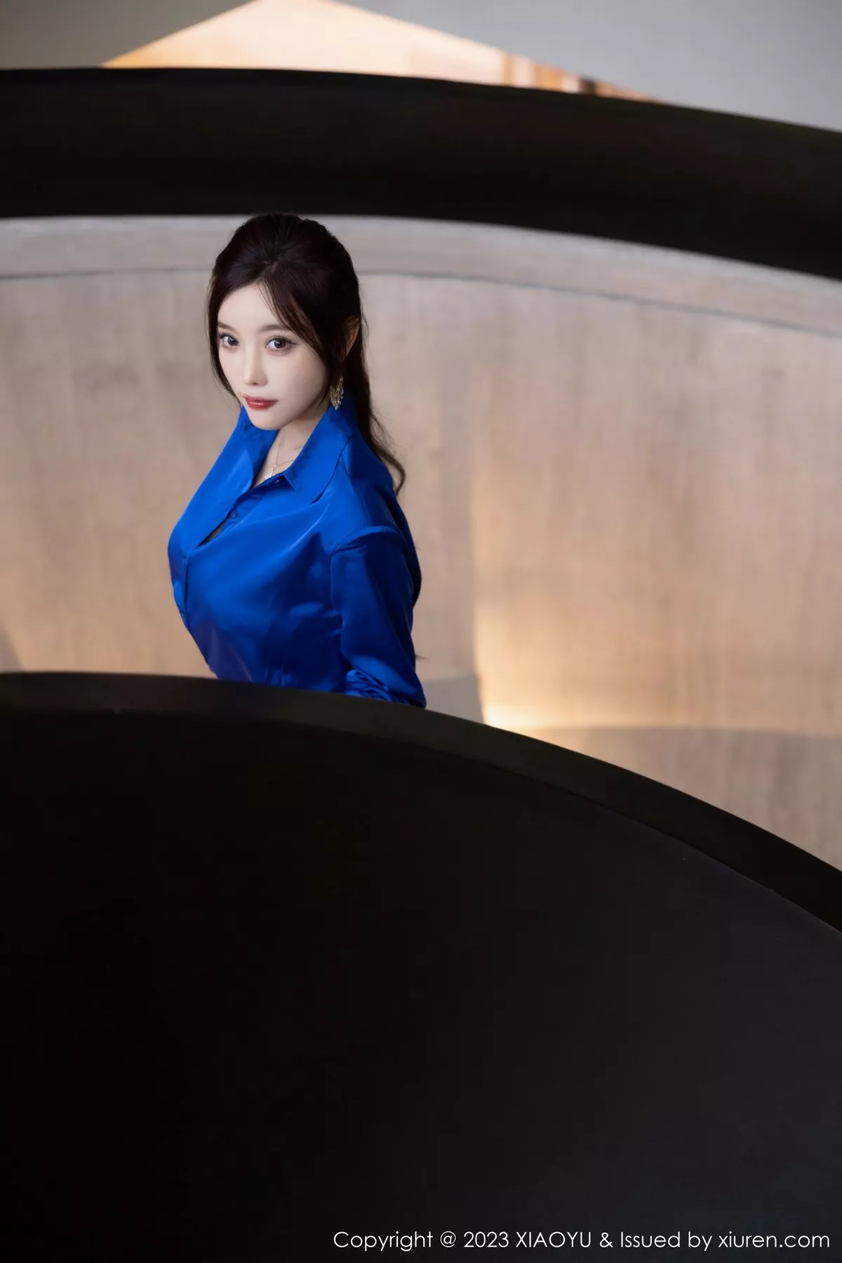 秀人集.com_[XiaoYu画语界]Vol.1018_女神杨晨晨Yome蓝色服饰露性感蓝色内衣配黑丝吊袜诱惑写真91P