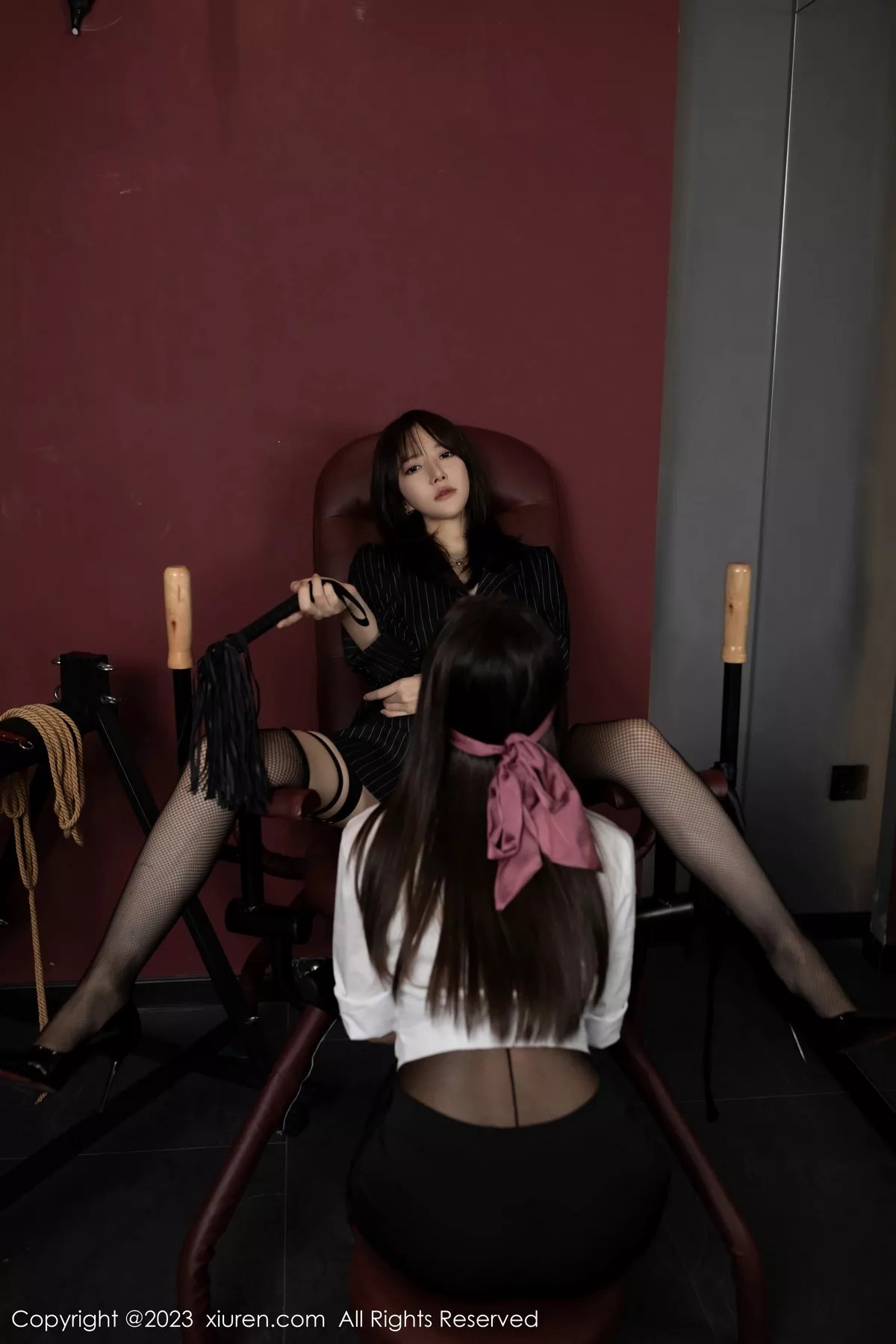 秀人集.com_[XiuRen秀人网]No.6664_模特鱼子酱Fish办公室场景黑色情趣服饰配超薄黑丝极致魅惑写真81P