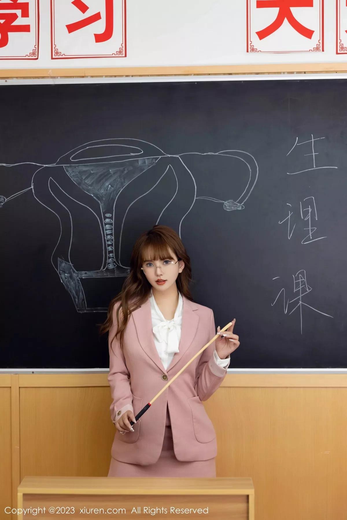 秀人集.com_[XiuRen秀人网]No.6655_模特张思允Nice性感粉色短裙套装配超薄肉丝秀翘臀美腿诱惑写真93P