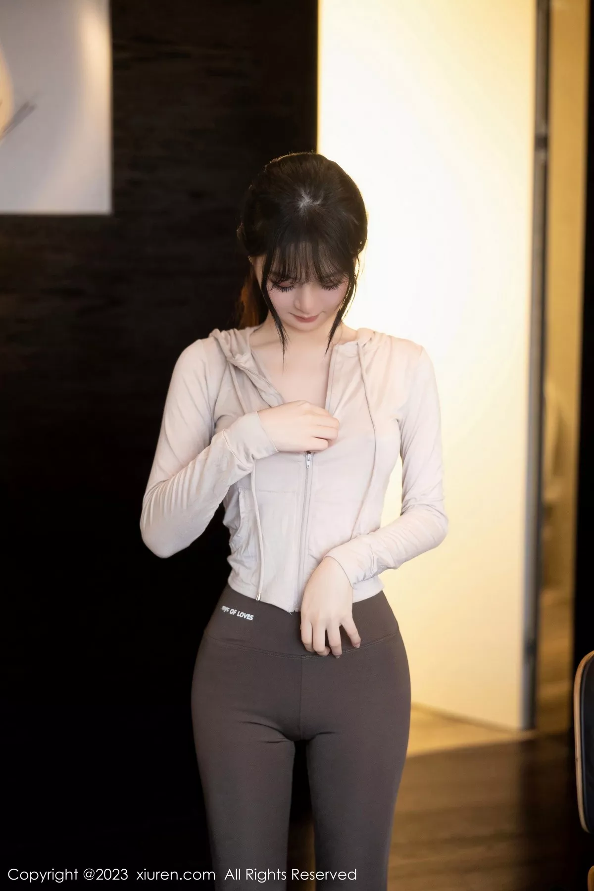 秀人集.com_[XiuRen秀人网]No.6683_模特幼幼健身房场景性感浅色运动服饰秀完美身材迷人诱惑写真99P