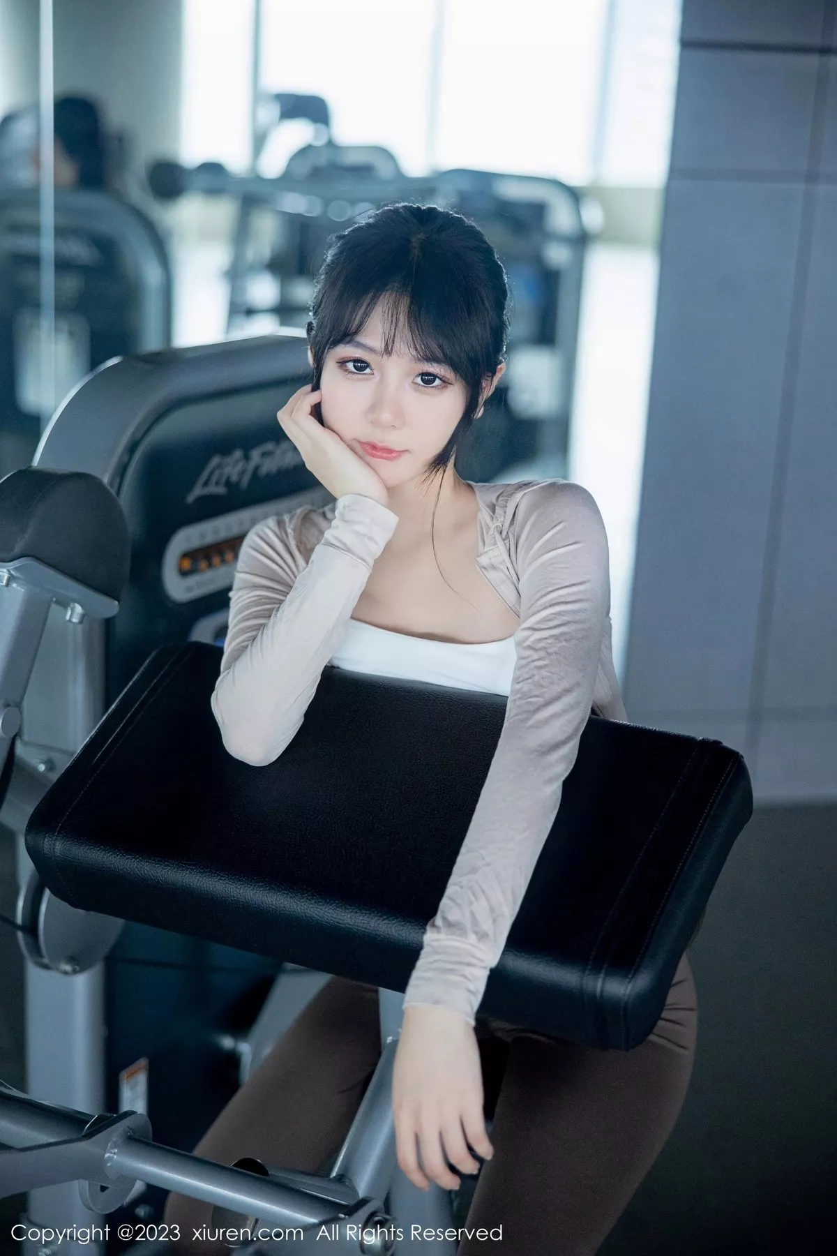 秀人集.com_[XiuRen秀人网]No.6683_模特幼幼健身房场景性感浅色运动服饰秀完美身材迷人诱惑写真99P