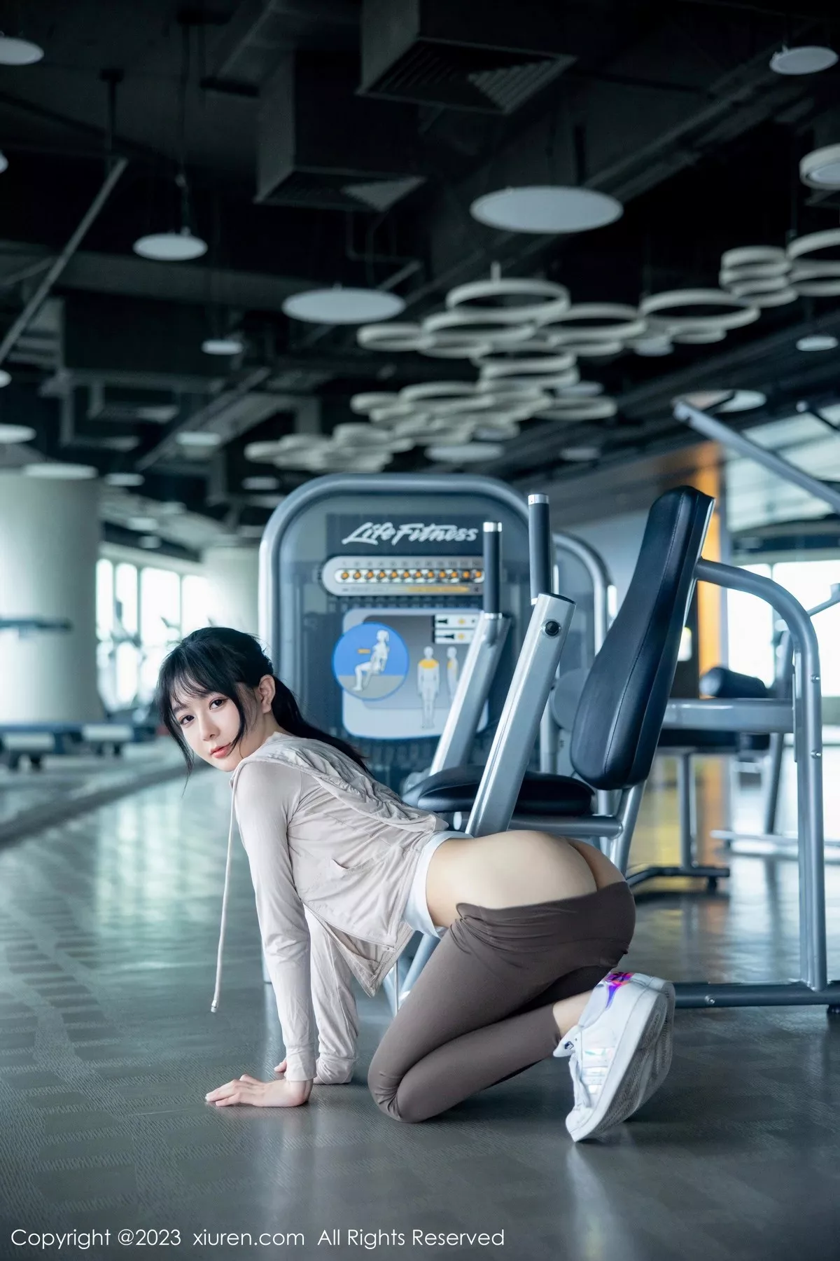 秀人集.com_[XiuRen秀人网]No.6683_模特幼幼健身房场景性感浅色运动服饰秀完美身材迷人诱惑写真99P