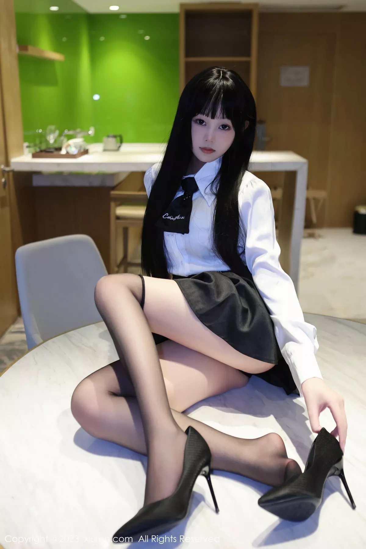 秀人集.com_[XiuRen秀人网]No.6685_模特早川京子私房床上情趣捆绑半脱露黑色情趣内衣惹火诱惑写真83P