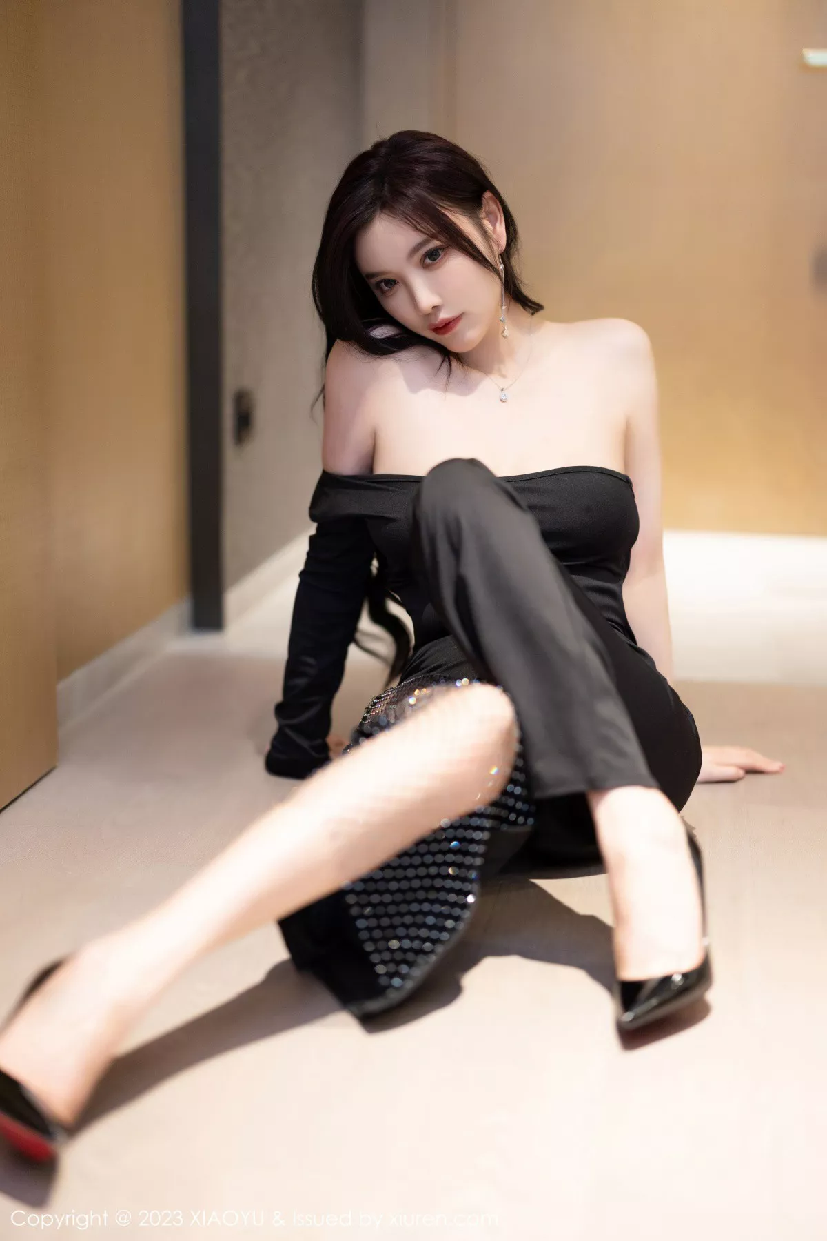 秀人集.com_[XiaoYu画语界]Vol.1021_女神杨晨晨Yome性感连衣长裙露镂空式情趣内衣惹火诱惑写真87P