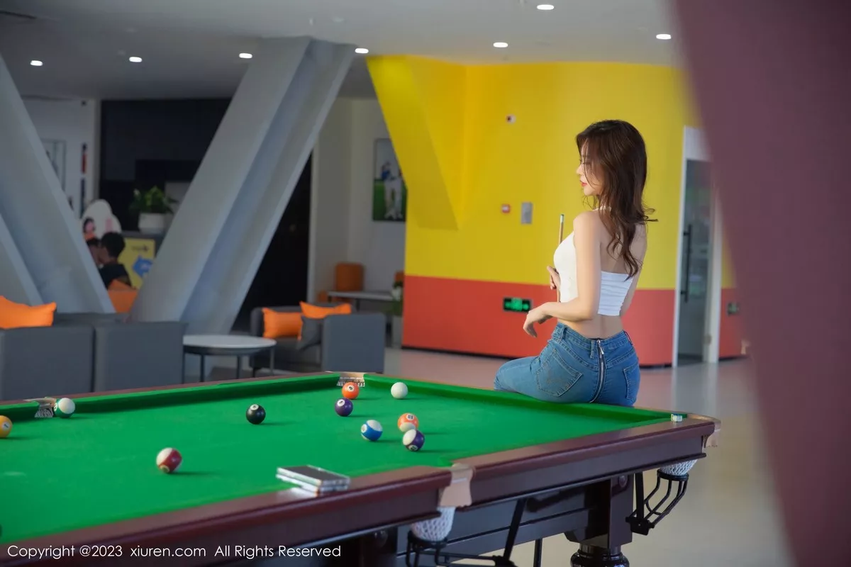 秀人集.com_[XiuRen秀人网]No.6690_女神绮里嘉ula白色短款衣配紧身牛仔裤秀曼妙身姿完美诱惑写真81P