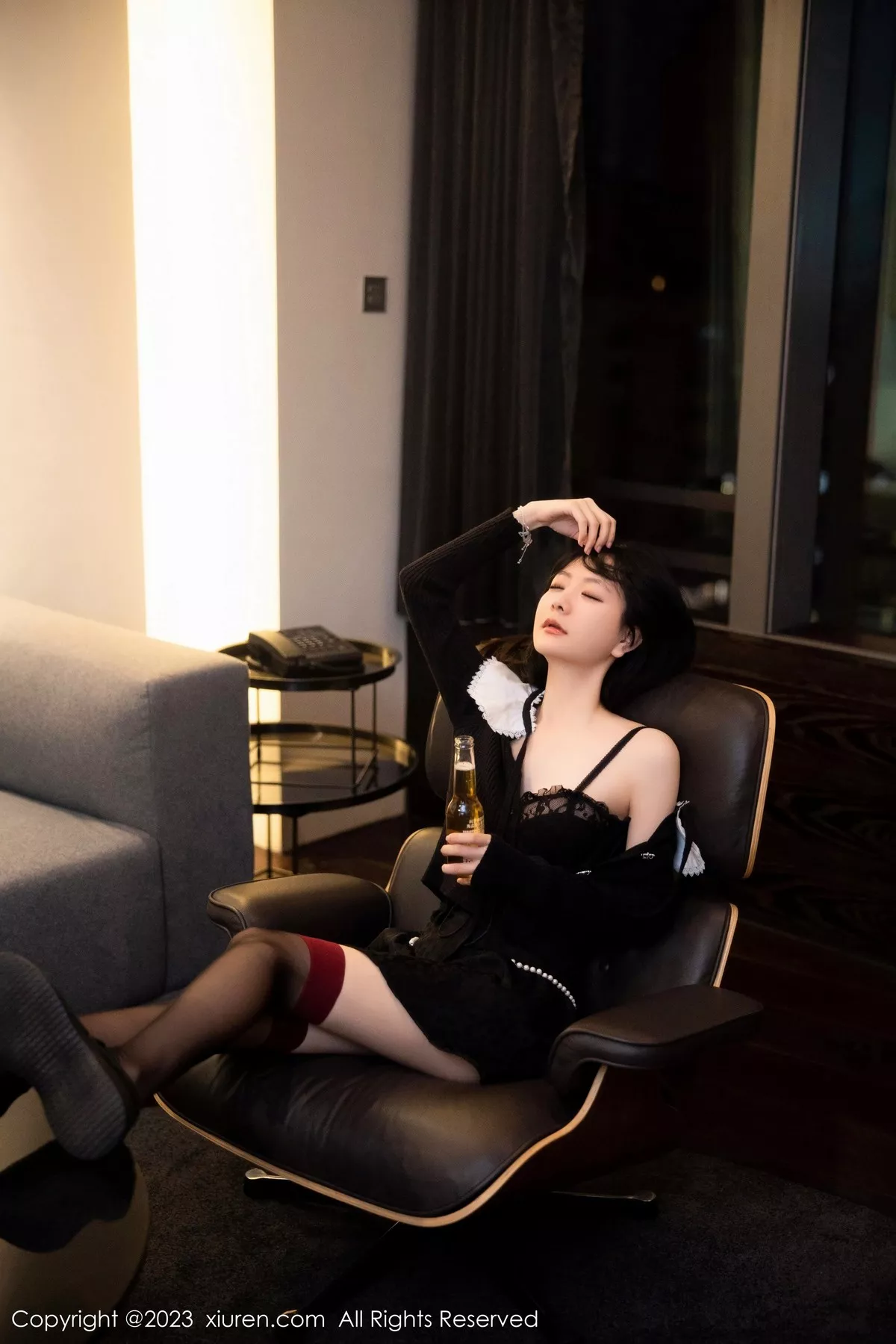 秀人集.com_[XiuRen秀人网]No.6724_模特幼幼喝酒主题性感黑色情趣服配黑丝袜秀完美身材诱惑写真80P