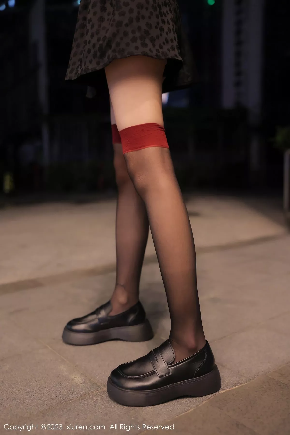 秀人集.com_[XiuRen秀人网]No.6724_模特幼幼喝酒主题性感黑色情趣服配黑丝袜秀完美身材诱惑写真80P