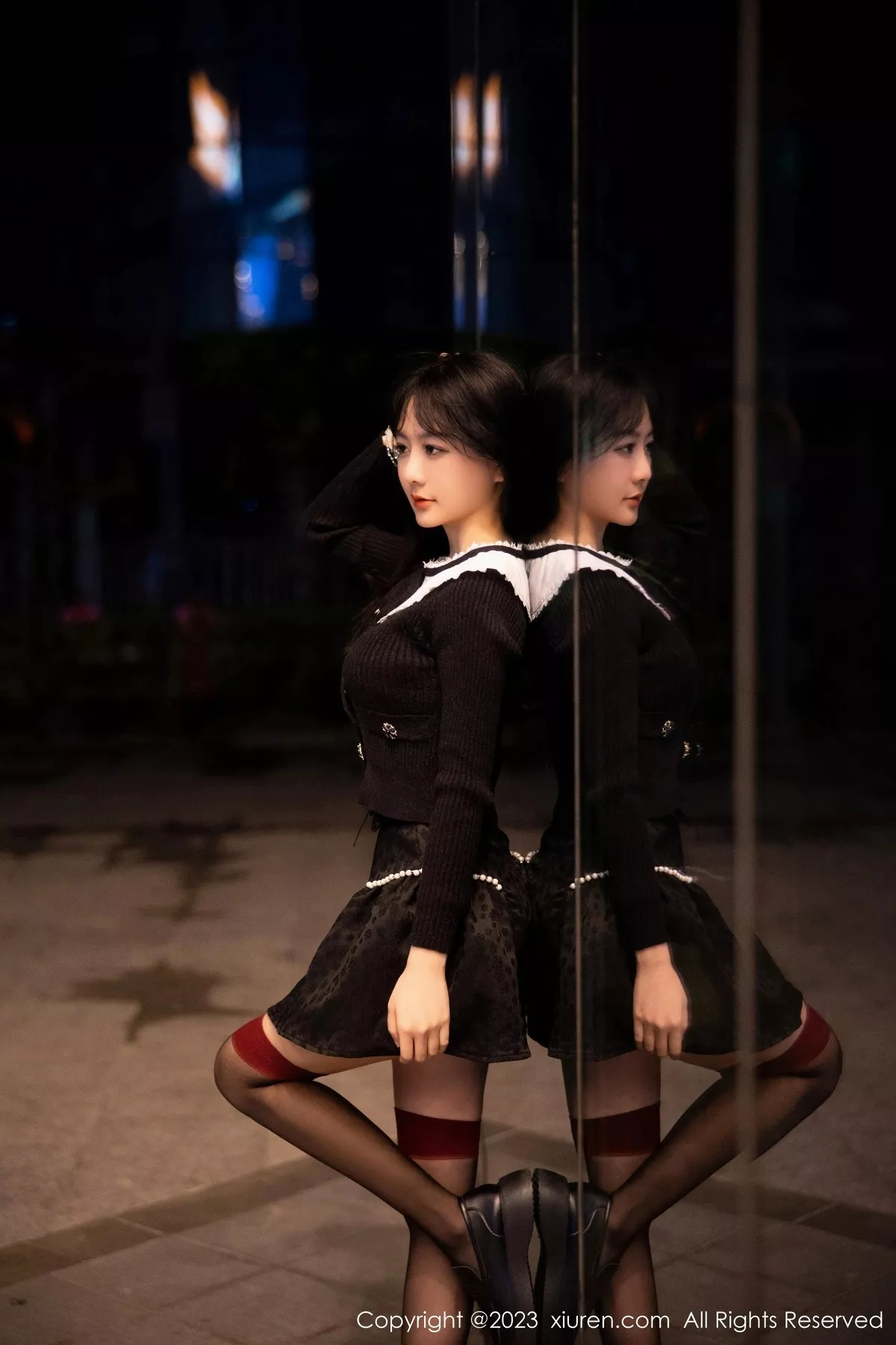 秀人集.com_[XiuRen秀人网]No.6724_模特幼幼喝酒主题性感黑色情趣服配黑丝袜秀完美身材诱惑写真80P