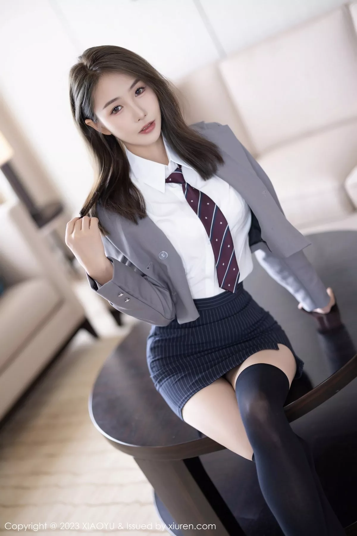 秀人集.com_[XiaoYu画语界]Vol.1027_模特苏苏阿性感白T配深色短裙露白色内衣秀曼妙身姿诱惑写真90P