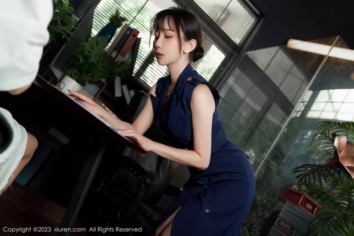 秀人集.com_[XiuRen秀人网]No.6737_模特波巧酱半脱职业装露性感内衣配超薄无内黑丝惹火诱惑写真95P