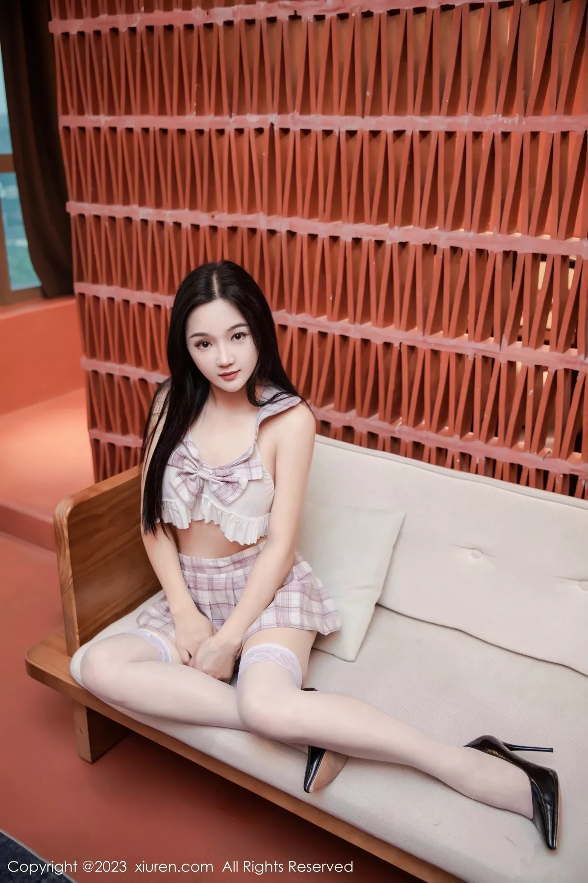 秀人集.com_[XiuRen秀人网]No.6733_新人模特慕嫣然Lancy性感浅粉色短裙套装配白丝袜完美诱惑写真60P