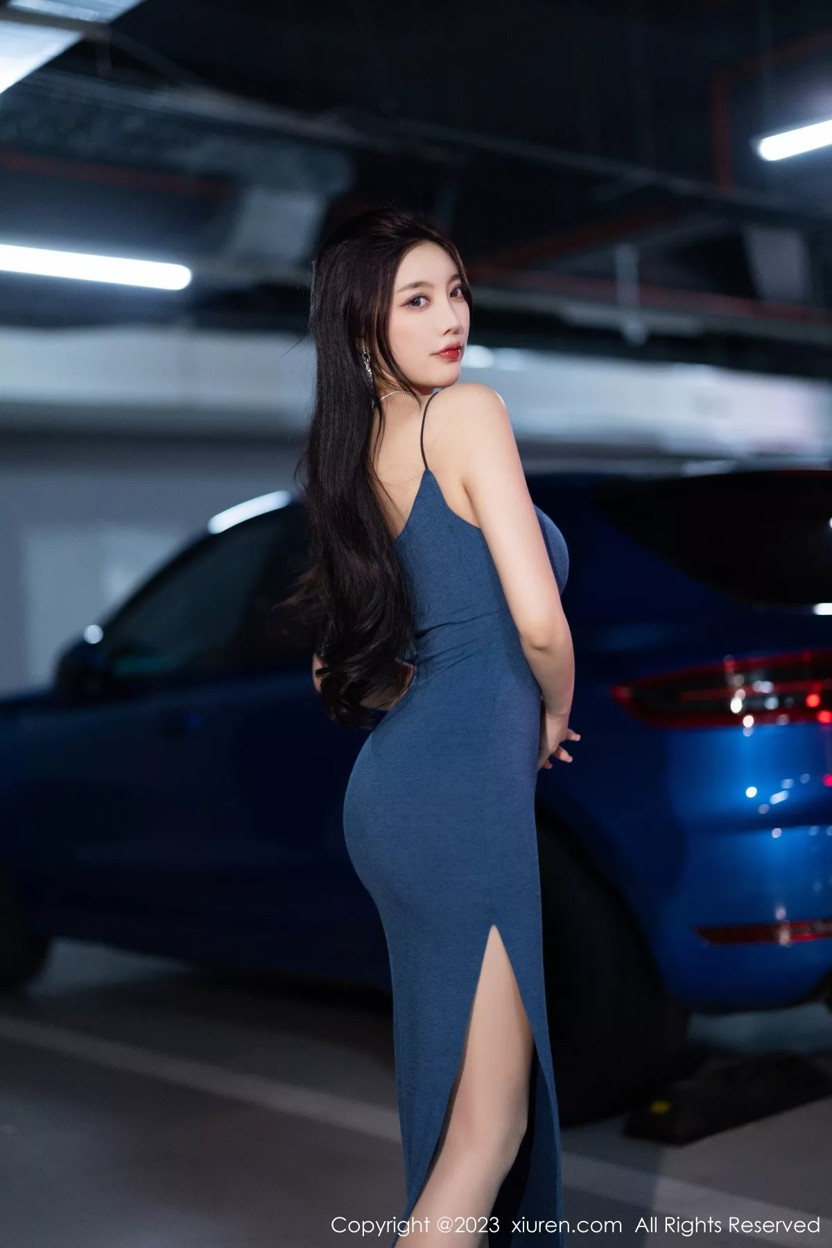 秀人集.com_[XiuRen秀人网]No.6747_女神杨晨晨Yome蓝色吊带长裙露蓝灰色蕾丝内衣完美诱惑写真86P