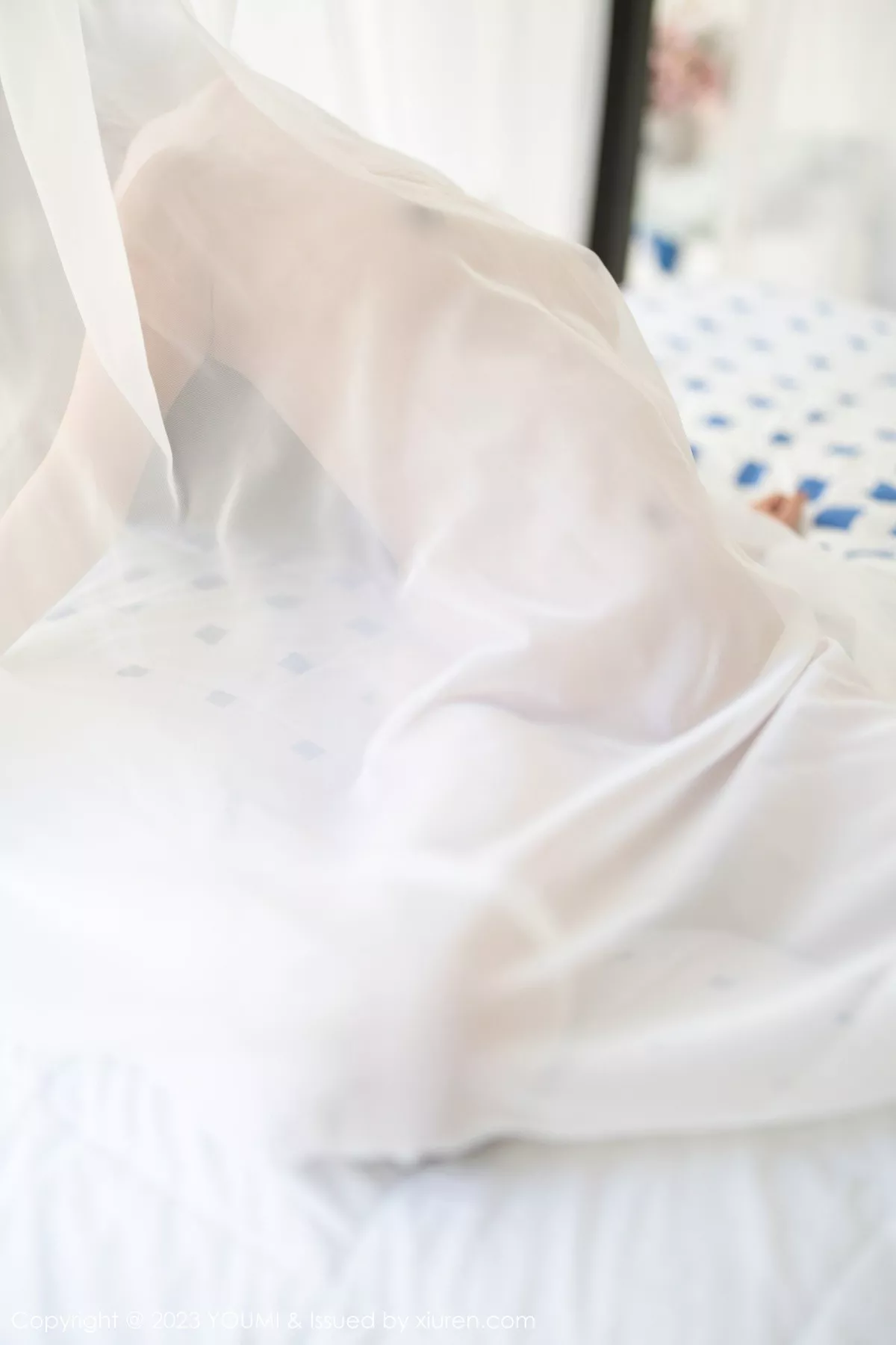 秀人集.com_[YouMi尤蜜荟]Vol.939_模特Laura阿姣性感轻透薄纱露绒毛情趣内衣秀惹火身材诱惑写真82P