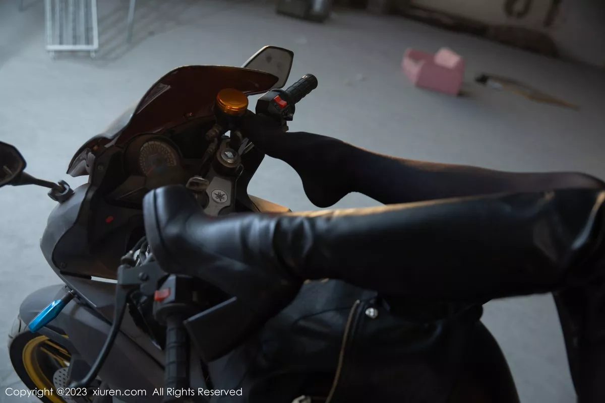 秀人集.com_[XiuRen秀人网]No.6597_模特媛媛酱belle机车少女装扮性感黑色情趣服饰惹火诱惑写真79P