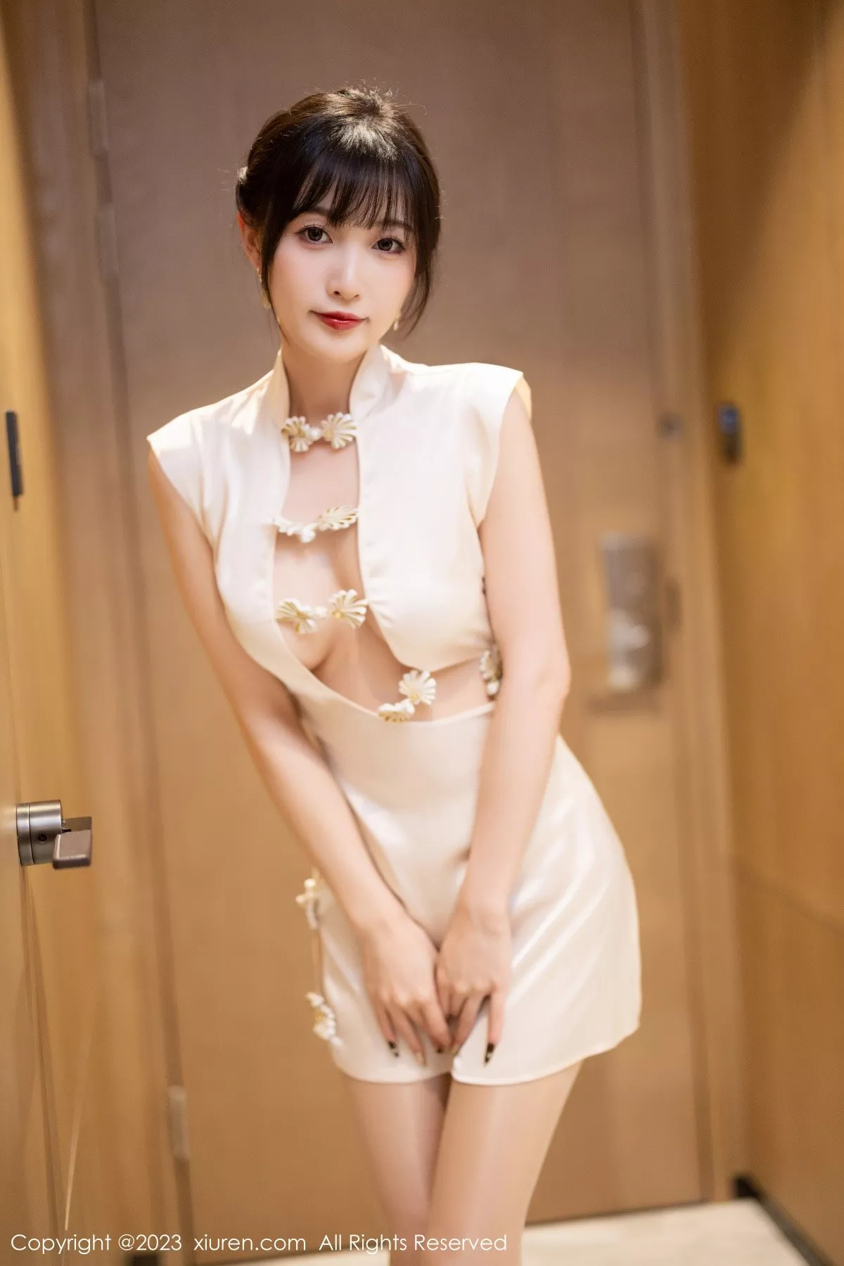 秀人集.com_[XiuRen秀人网]No.6600_模特林星阑性感白色短旗袍配开档肉丝秀曼妙身姿迷人诱惑写真88P