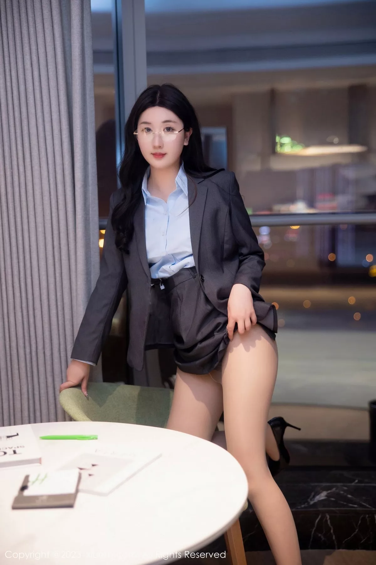 秀人集.com_[XiuRen秀人网]No.6607_模特江真真深灰色OL制服露蓝黑色蕾丝内衣配原色丝袜诱惑写真86P