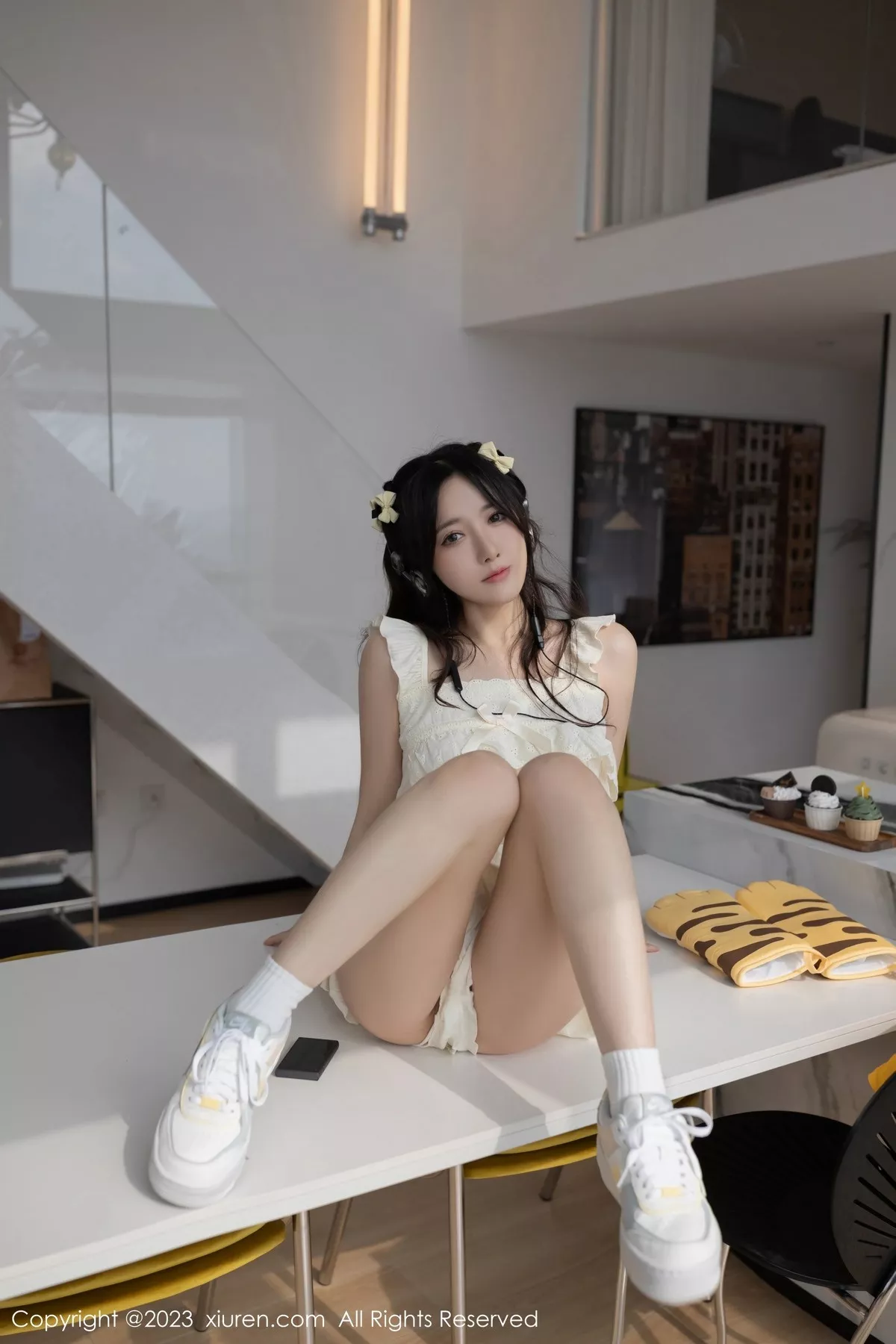 秀人集.com_[XiuRen秀人网]No.6615_模特鱼子酱Fish性感黄色真空围裙+白色睡裙秀完美身材诱惑写真80P