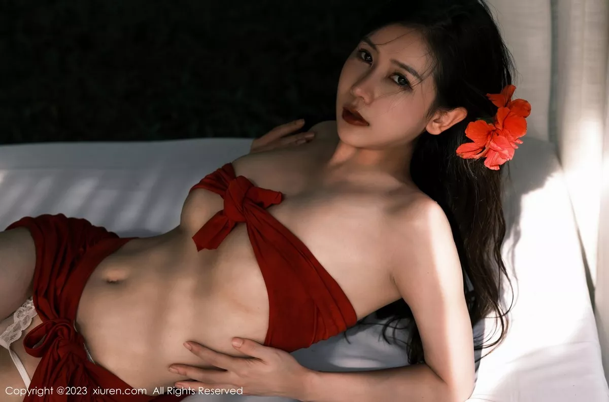 秀人集.com_[XiuRen秀人网]No.6617_模特尹甜甜私房性感红色抹胸服半脱露白色内裤秀翘臀诱惑写真51P