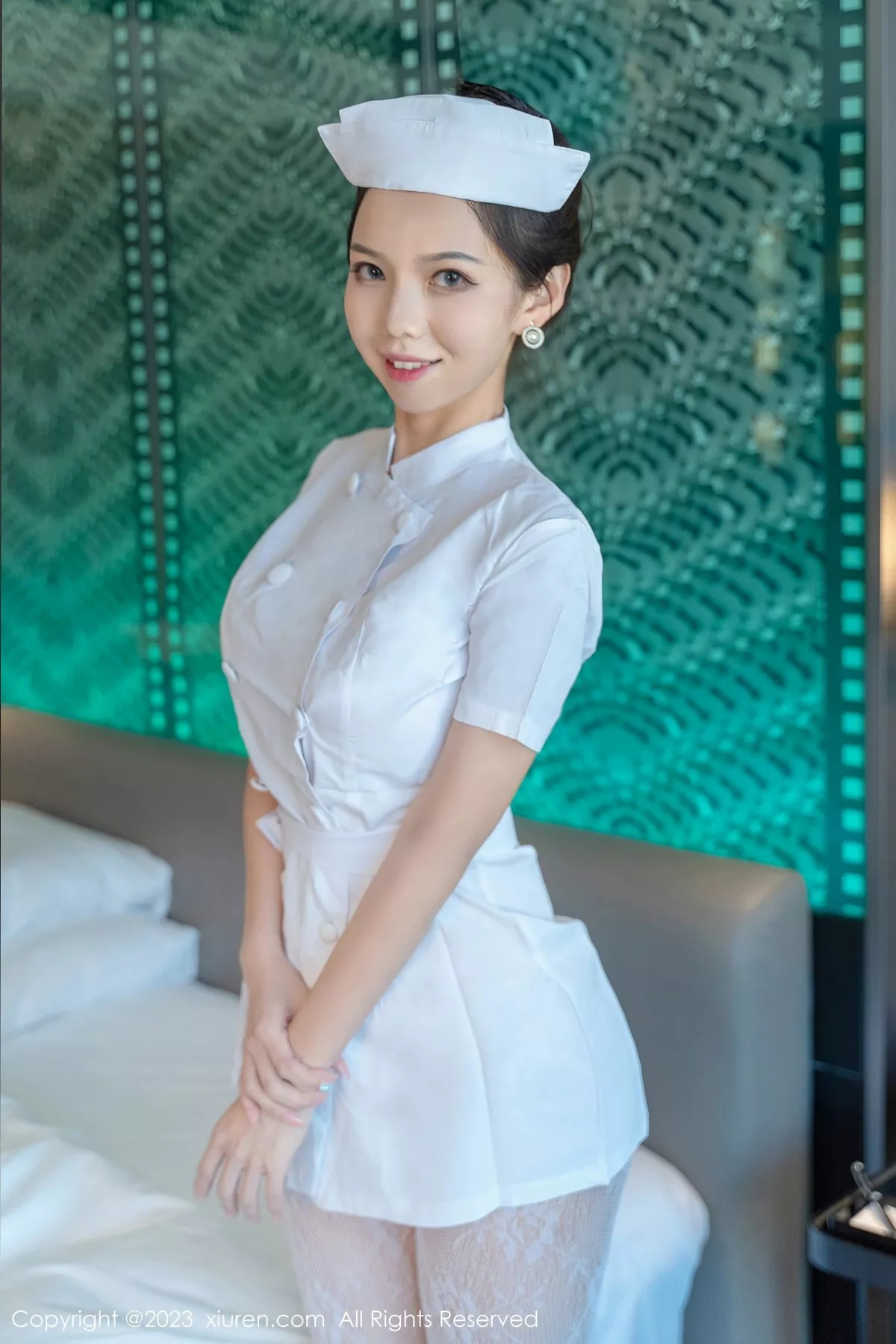 秀人集.com_[XiuRen秀人网]No.6618_模特大美妞儿性感白色护士装半脱露白色内衣秀完美身材诱惑写真62P