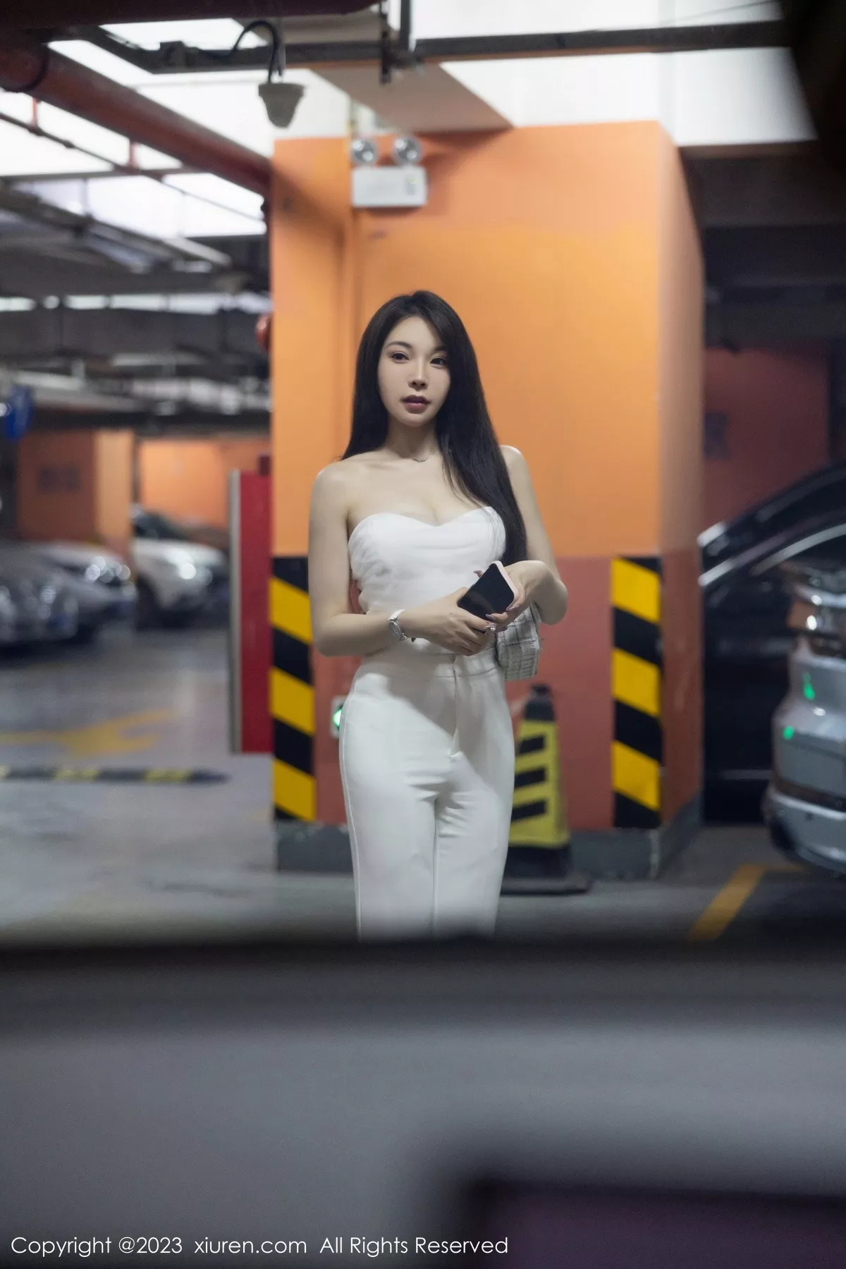 秀人集.com_[XiuRen秀人网]No.6628_女神徐莉芝Booty脱白色套装露白丝吊袜秀曼妙身姿撩人诱惑写真82P