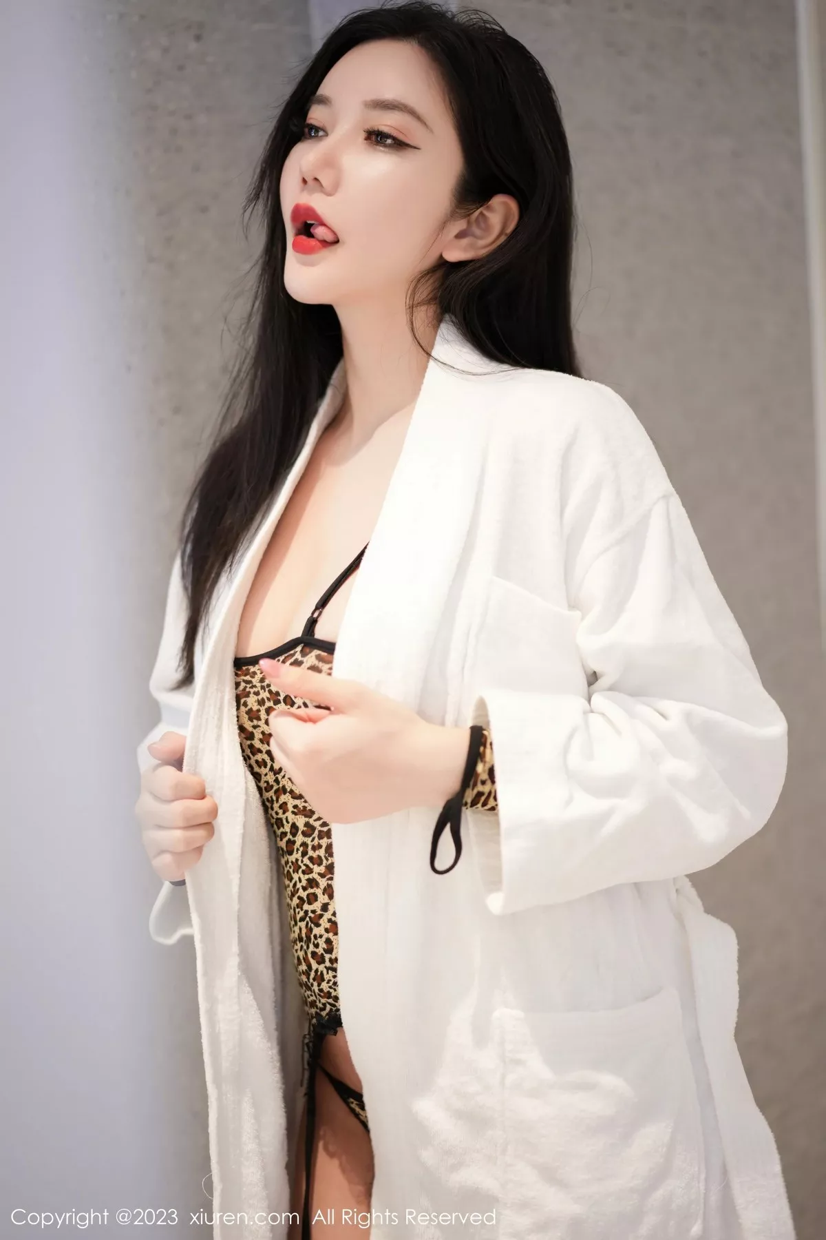 秀人集.com_[XiuRen秀人网]No.6625_女神心妍小公主私房浴室性感豹纹情趣服饰秀浑圆翘臀诱惑写真52P