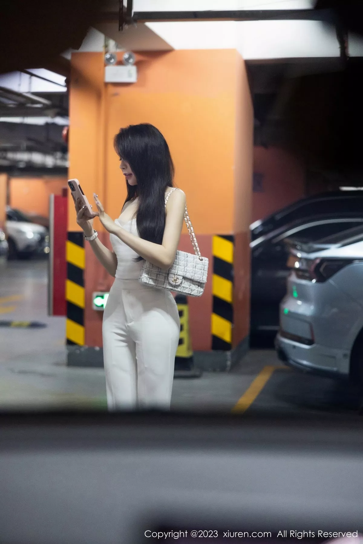 秀人集.com_[XiuRen秀人网]No.6628_女神徐莉芝Booty脱白色套装露白丝吊袜秀曼妙身姿撩人诱惑写真82P