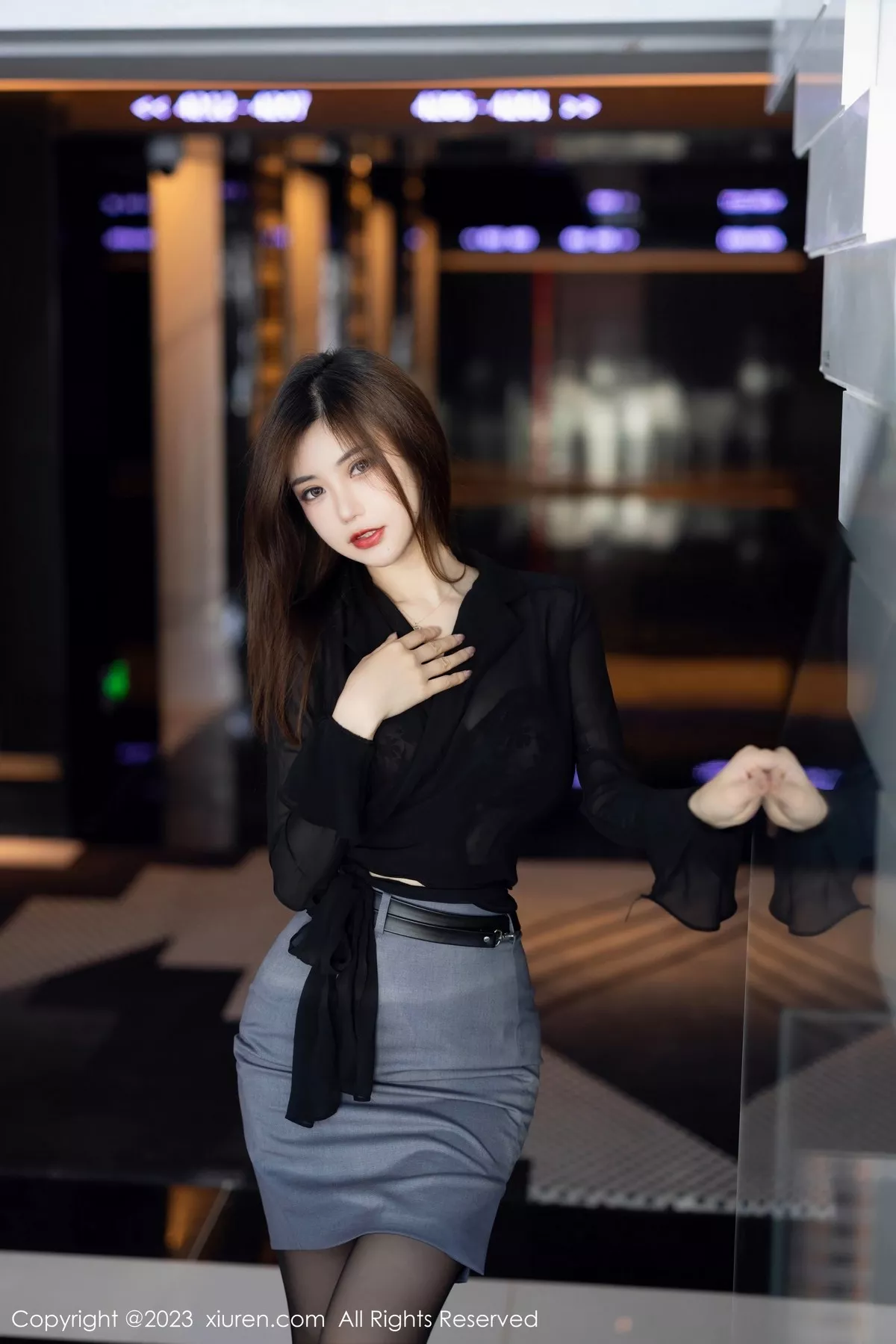 秀人集.com_[XiuRen秀人网]No.6770_女神绮里嘉ula黑色上衣配灰色短裙露黑色蕾丝内衣完美诱惑写真93P