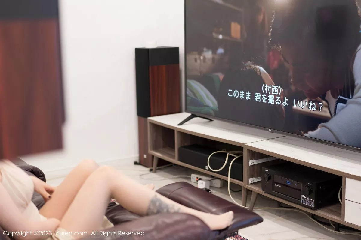 秀人集.com_[XiuRen秀人网]No.6768_女神王雨纯脱浅色连衣长裙露浅色内衣配开档肉丝完美诱惑写真74P