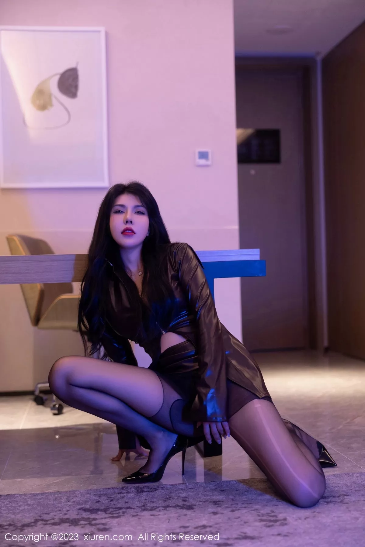 秀人集.com_[XiuRen秀人网]No.6764_模特s纯一黑色皮外衣配黑色超短裤露蕾丝内衣魅惑黑丝迷人写真80P