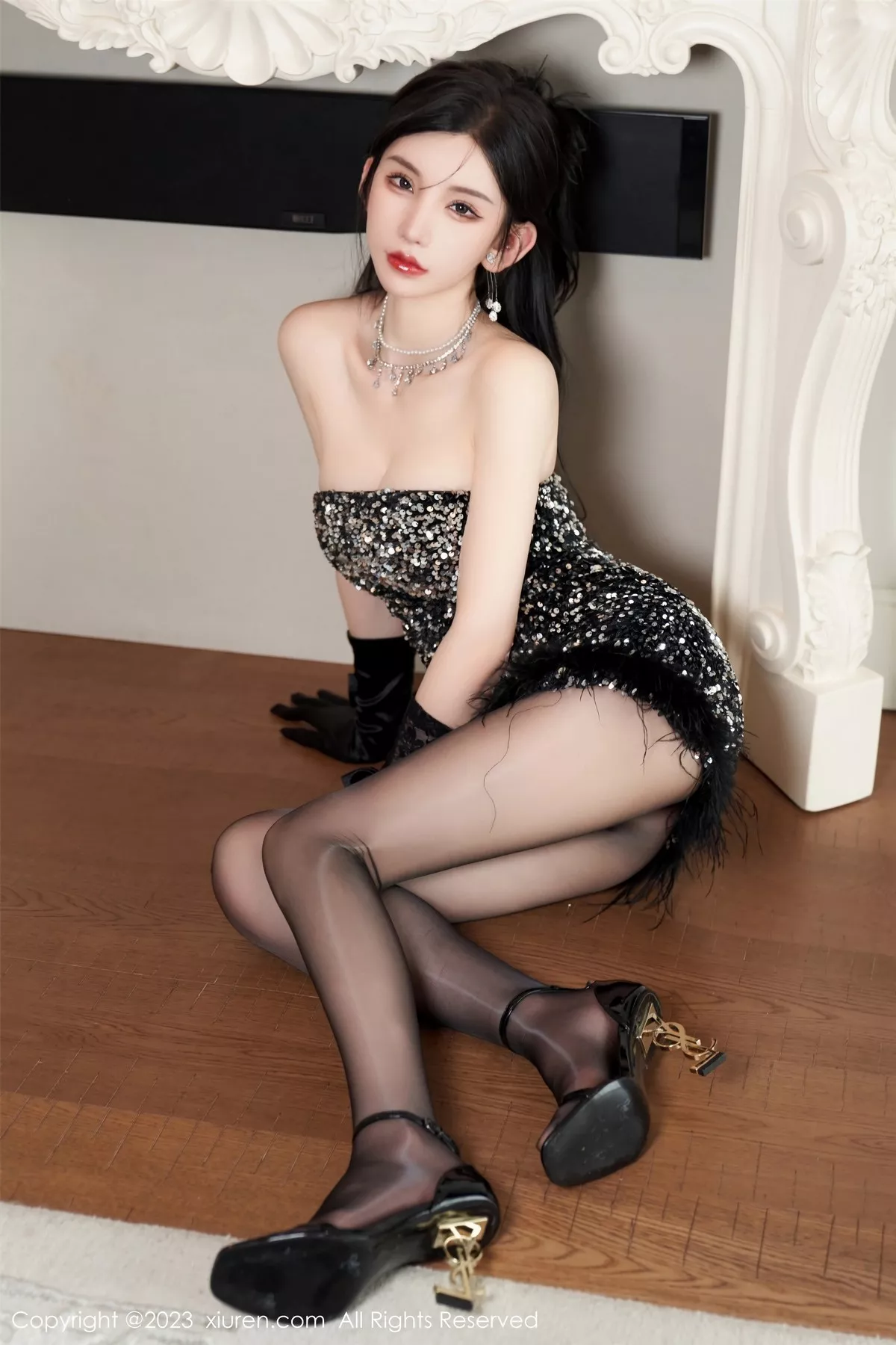 秀人集.com_[XiuRen秀人网]No.6771_女神周于希Sally性感黑色低胸短裙配超薄油亮黑丝惹火诱惑写真87P