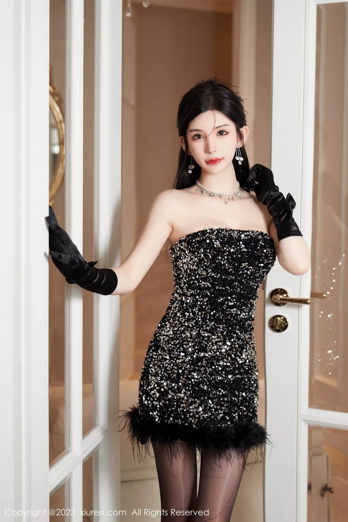 秀人集.com_[XiuRen秀人网]No.6771_女神周于希Sally性感黑色低胸短裙配超薄油亮黑丝惹火诱惑写真87P