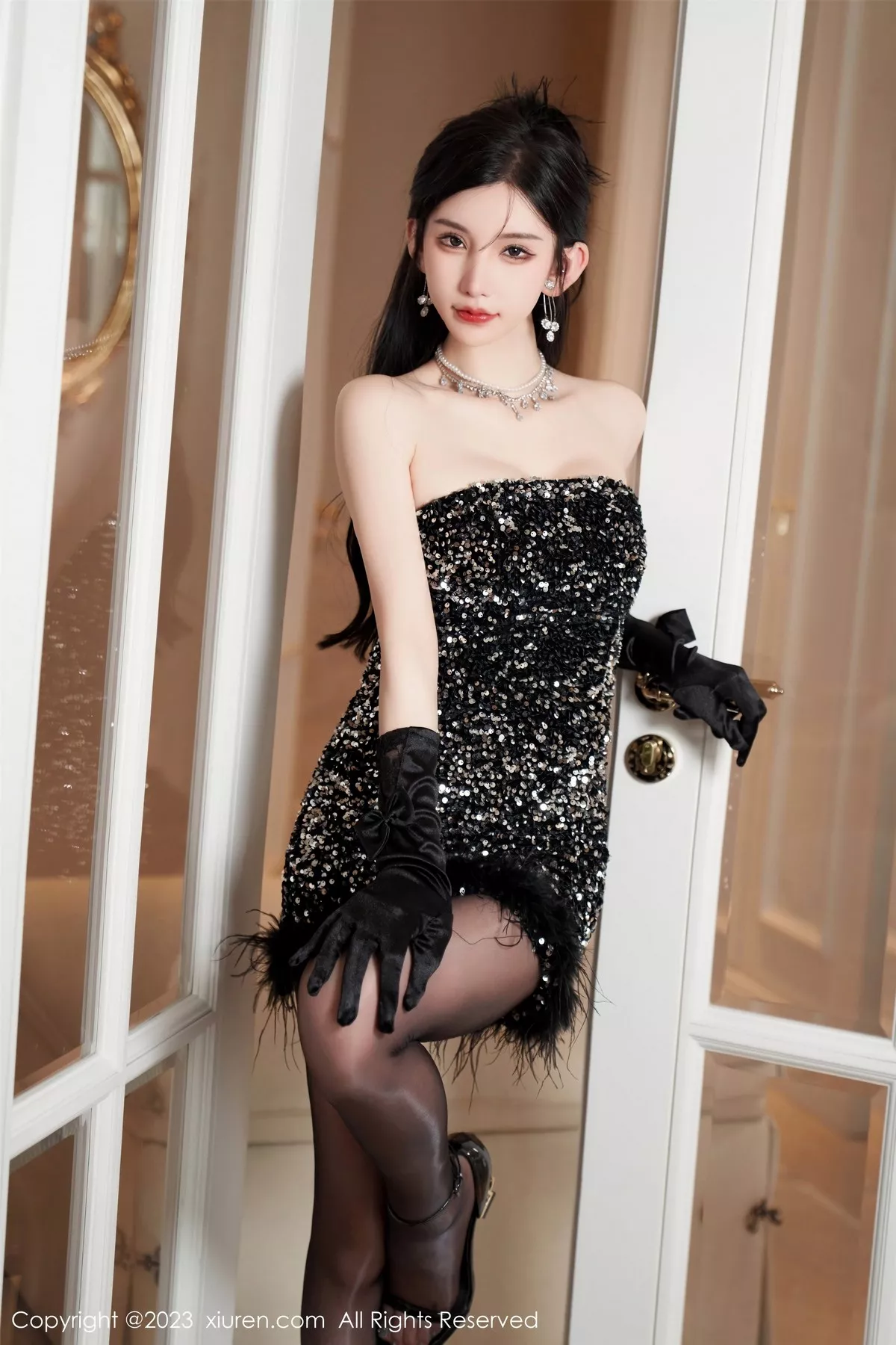 秀人集.com_[XiuRen秀人网]No.6771_女神周于希Sally性感黑色低胸短裙配超薄油亮黑丝惹火诱惑写真87P