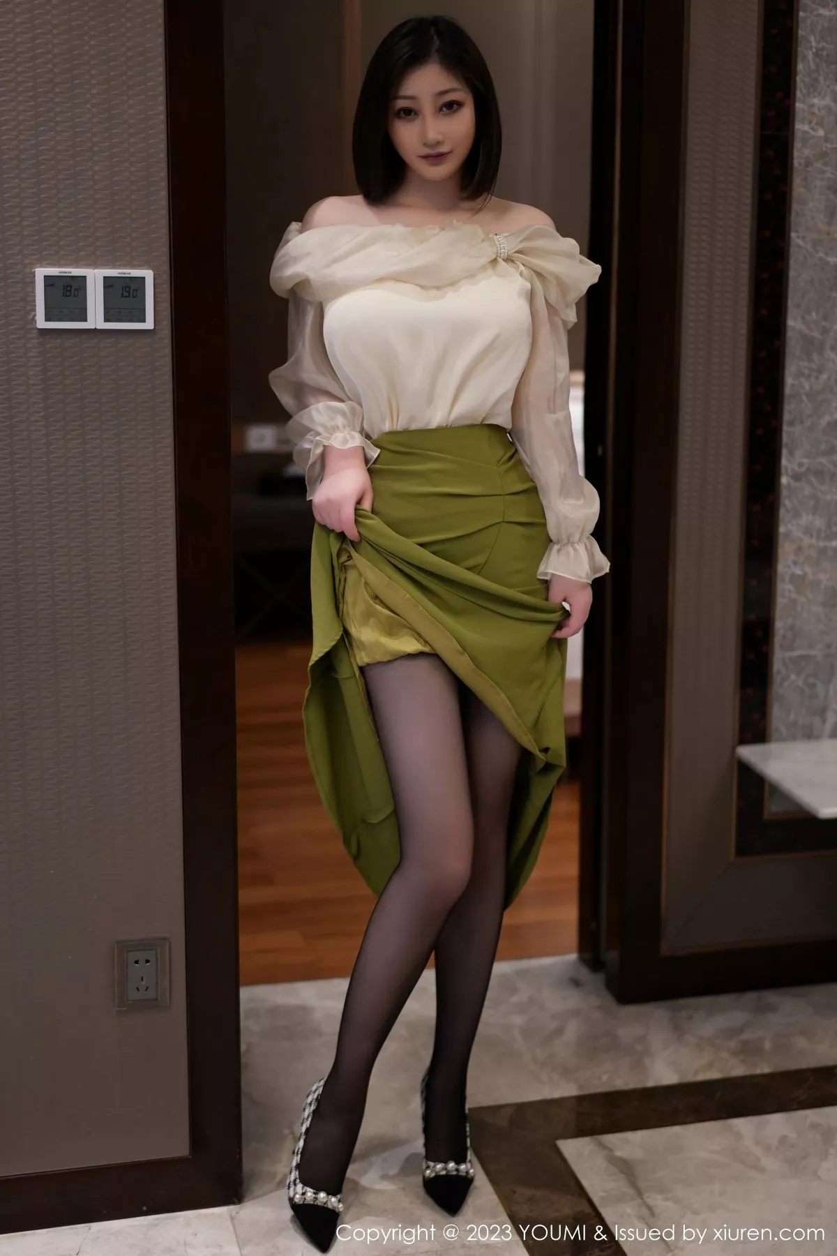 秀人集.com_[YouMi尤蜜荟]Vol.940_女神妲己_Toxic性感白色蕾丝内衣配超薄黑丝秀美胸肥臀诱惑写真89P