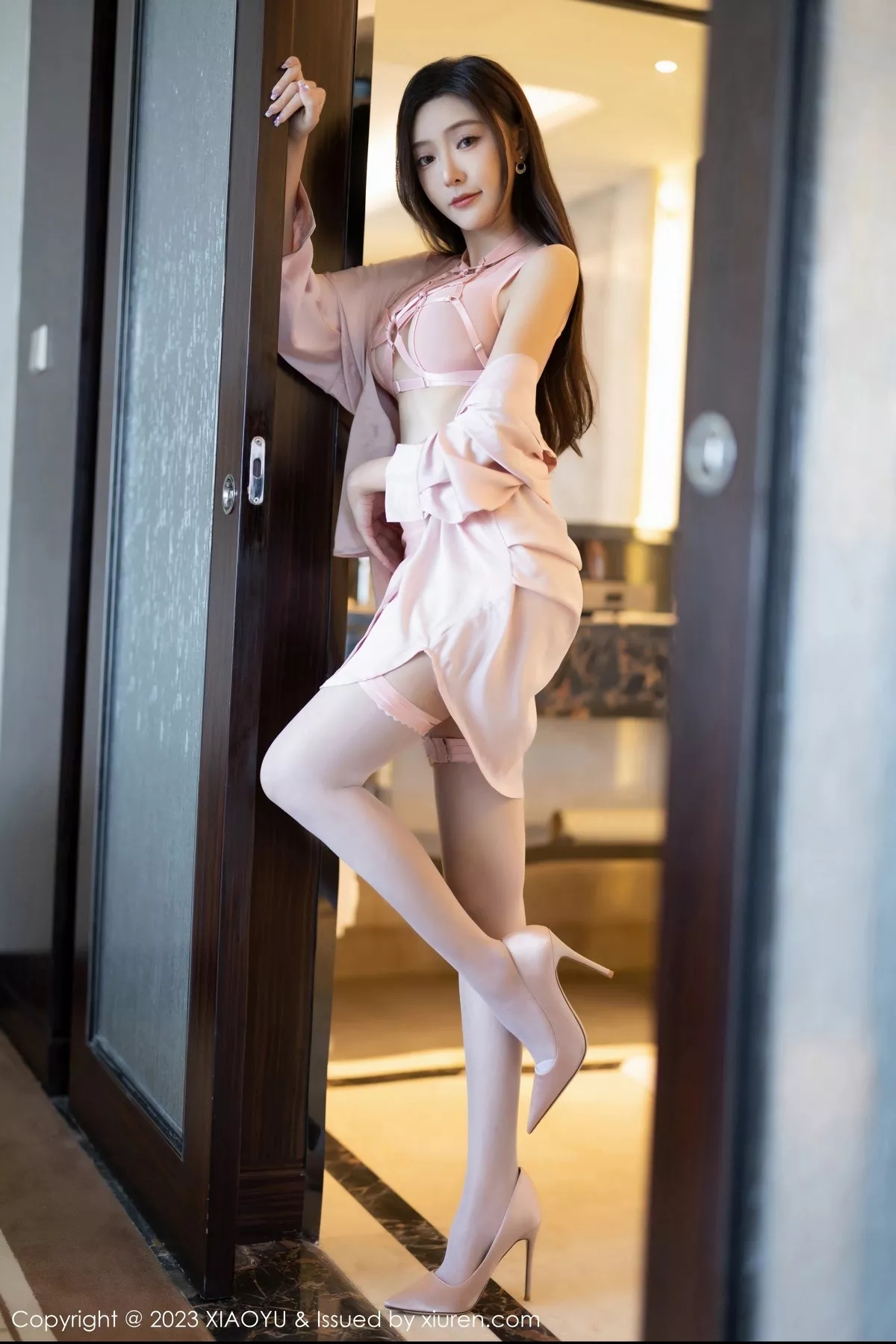 秀人集.com_[XiaoYu画语界]Vol.1040_女神王馨瑶yanni性感粉色情趣服配粉色吊袜秀曼妙身姿诱惑写真85P