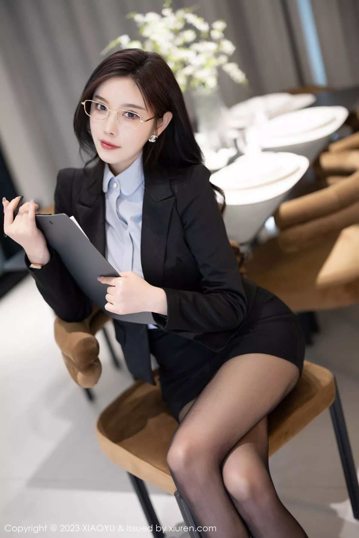 秀人集.com_[XiaoYu画语界]Vol.1041_女神杨晨晨Yome职业装露黑色薄纱连体衣秀丰腴身材诱惑写真100P