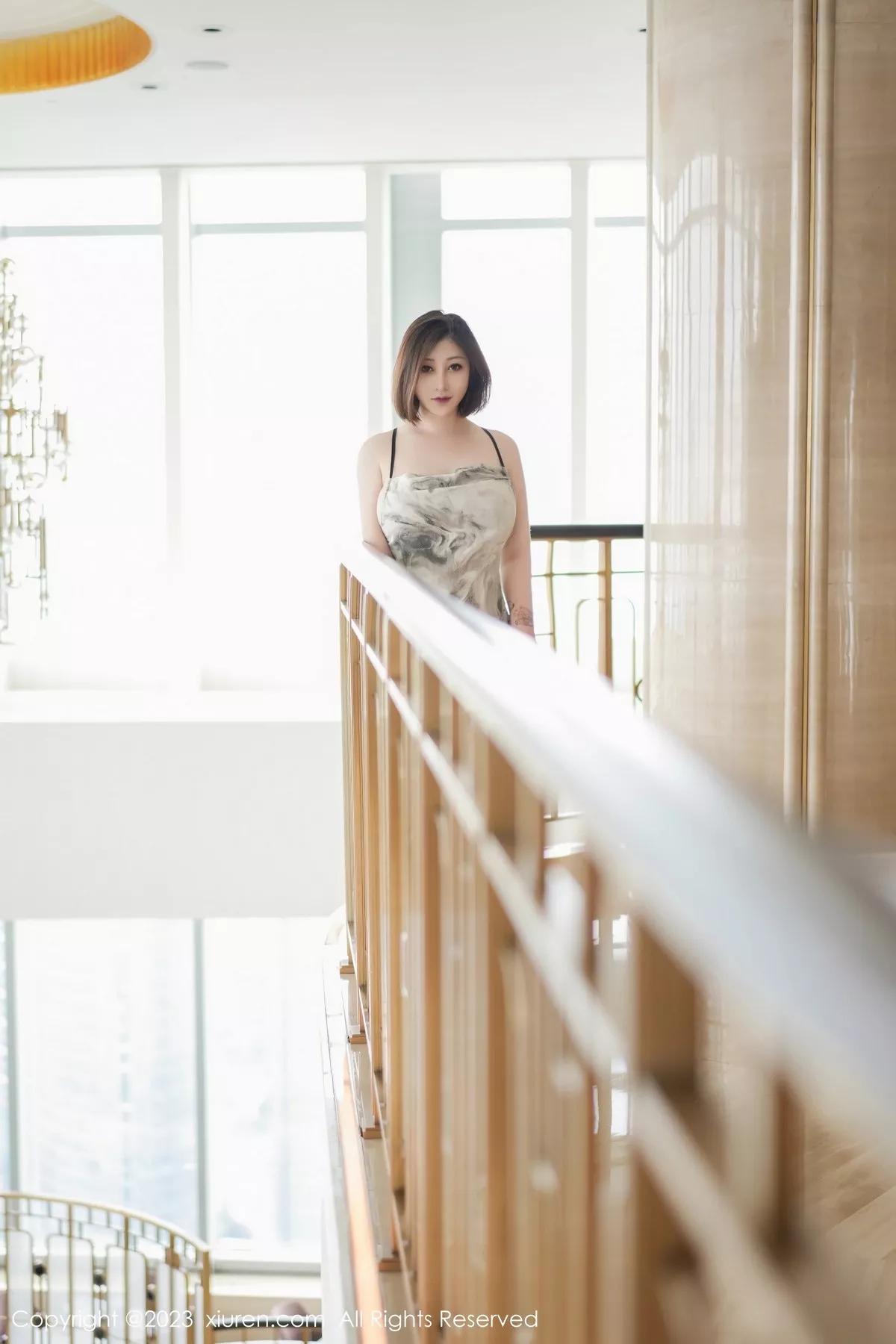 秀人集.com_[XiuRen秀人网]No.6846_女神妲己_Toxic脱浅灰色吊带连衣长裙露雪峰美臀惹火诱惑写真64P