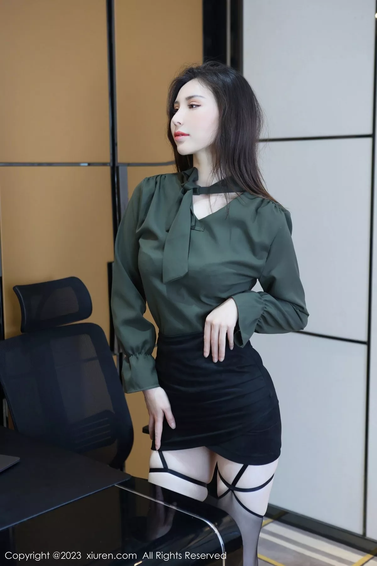 秀人集.com_[XiuRen秀人网]No.6844_模特王曼柔半脱露黑色蕾丝内衣配黑丝吊袜秀曼妙身姿诱惑写真81P