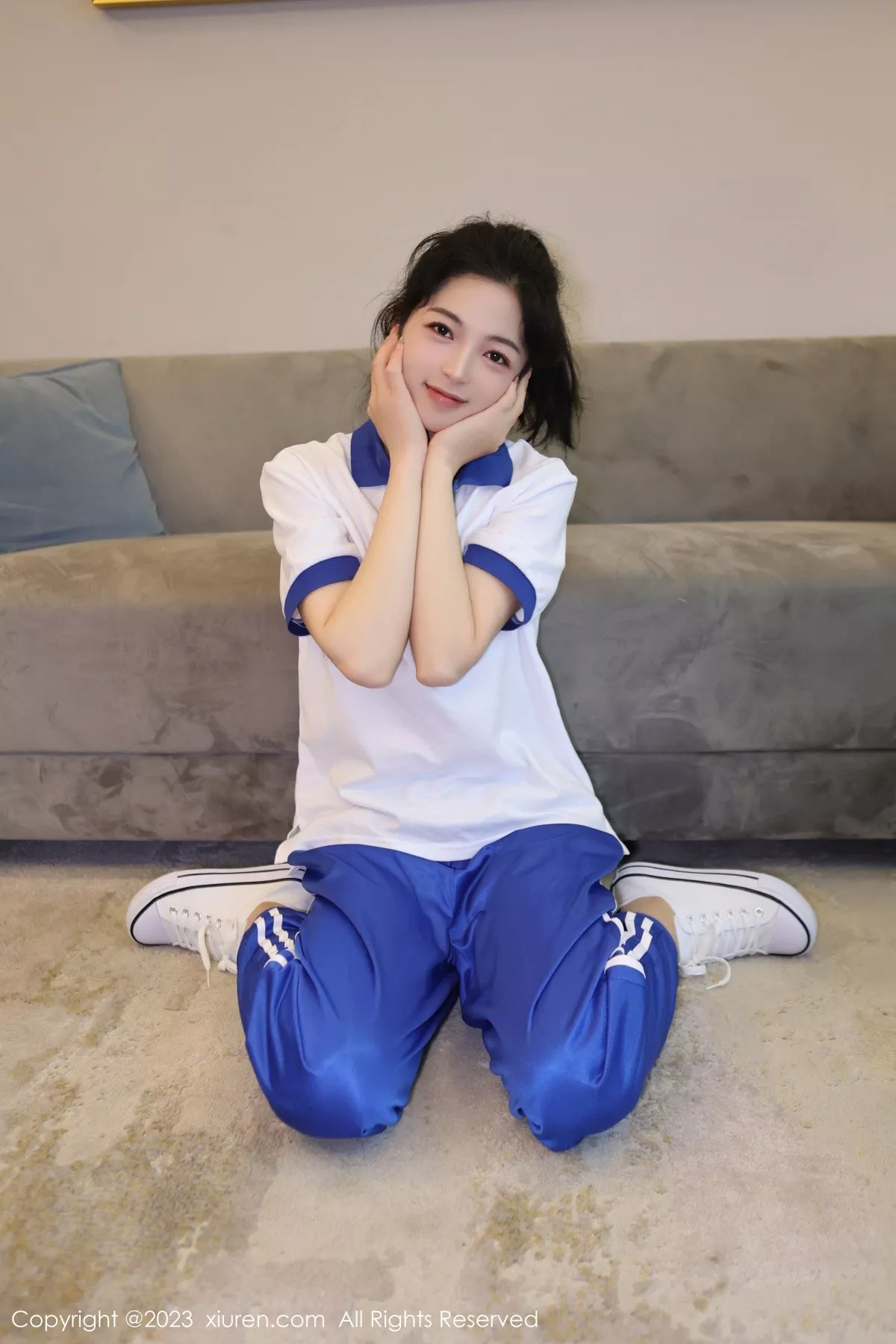 秀人集.com_[XiuRen秀人网]No.6855_模特茜茜Kimi脱性感学妹装露浅色蕾丝内衣秀完美身材诱惑写真85P