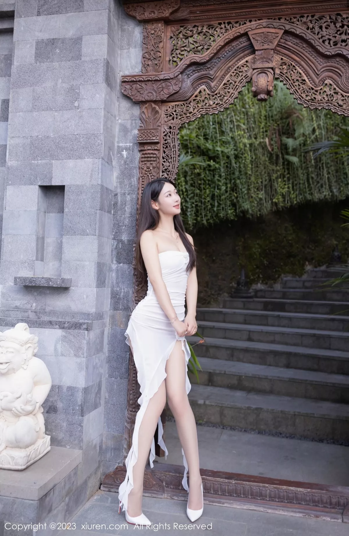 秀人集.com_[XiuRen秀人网]No.6780_模特唐安琪泳池边白色薄纱礼裙配超薄肉丝秀完美身材诱惑写真78P