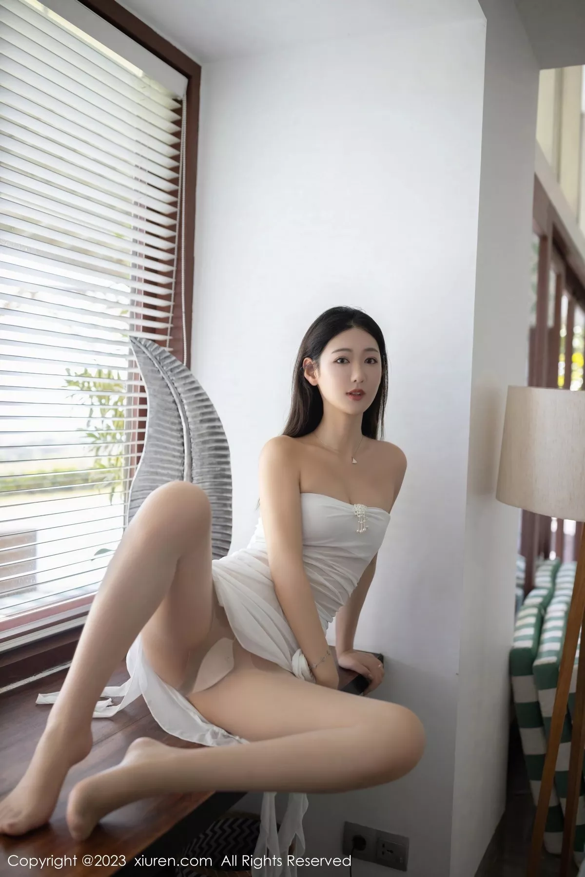 秀人集.com_[XiuRen秀人网]No.6780_模特唐安琪泳池边白色薄纱礼裙配超薄肉丝秀完美身材诱惑写真78P