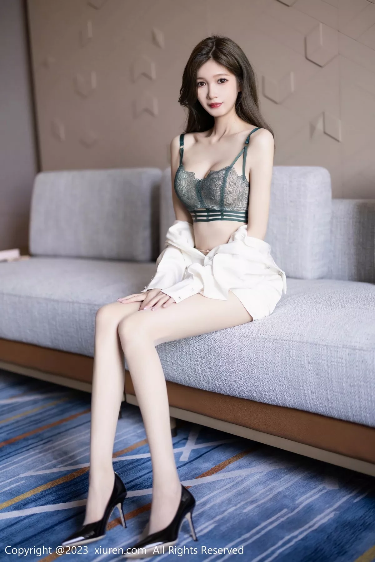 秀人集.com_[XiuRen秀人网]No.6882_模特程程程性感墨绿色蕾丝内衣配原色丝袜秀曼妙身姿诱惑写真84P