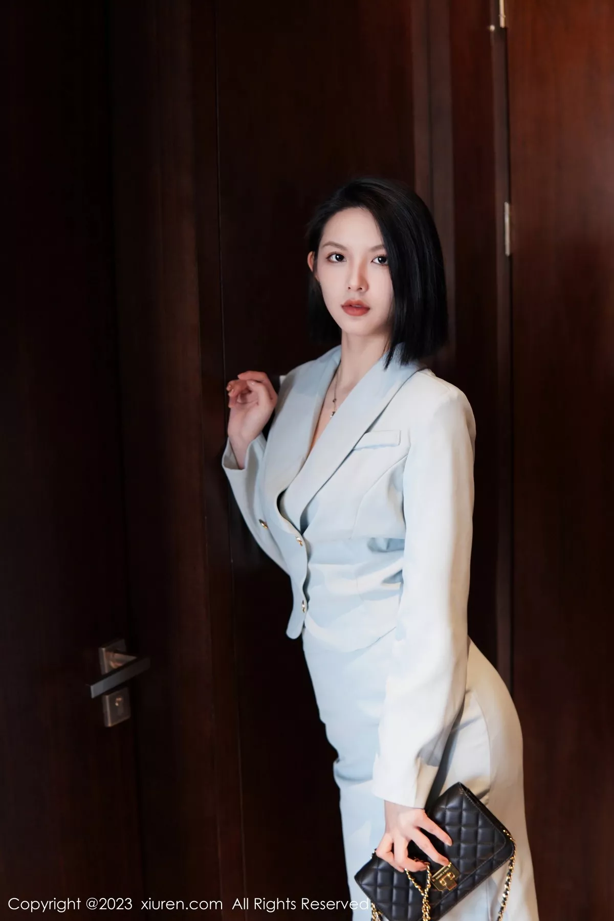 秀人集.com_[XiuRen秀人网]No.6885_模特乔一一性感淡蓝色Ol服饰露墨绿色内衣配原色丝袜诱惑写真74P