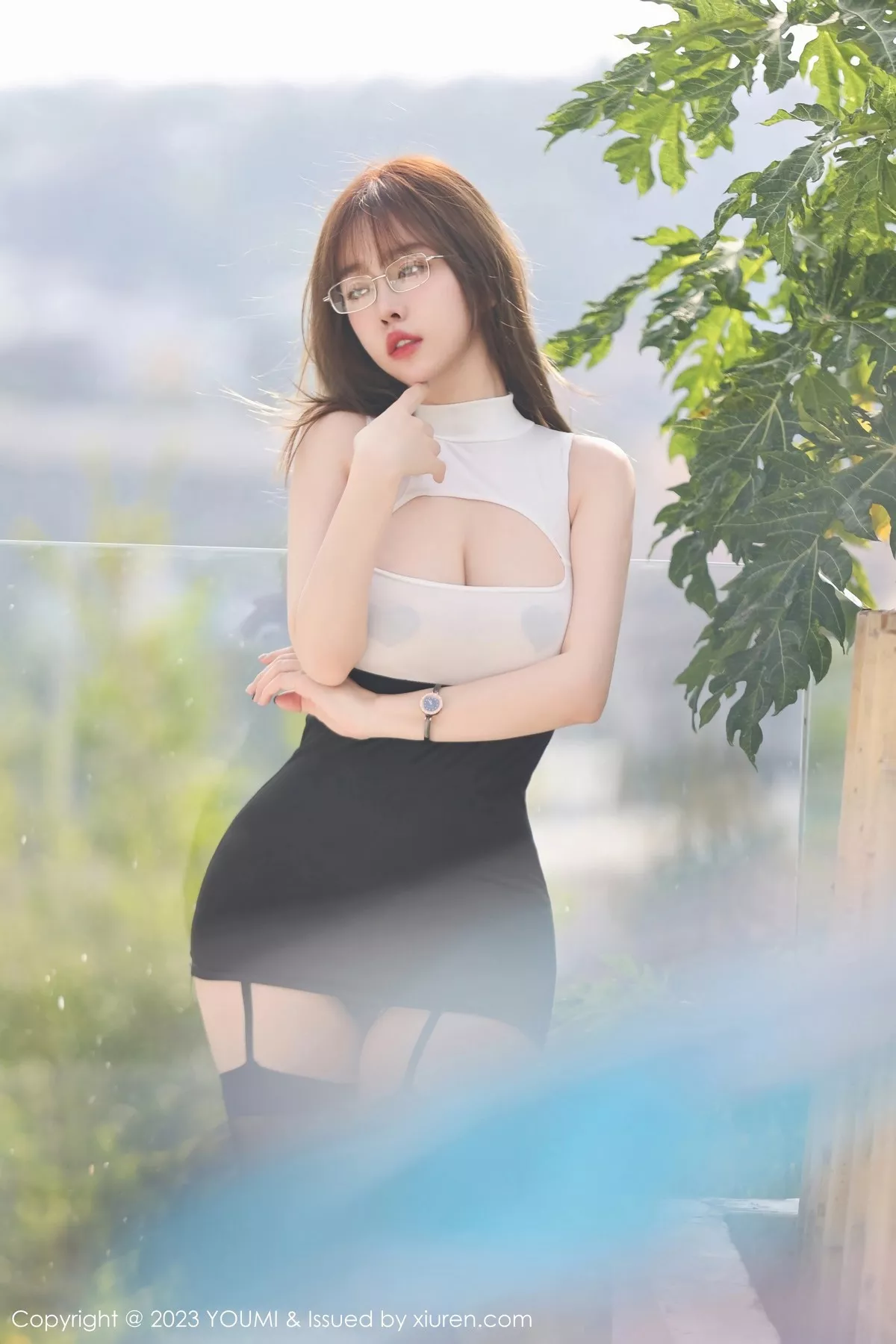 秀人集.com_[YouMi尤蜜荟]Vol.949_女神王雨纯性感黑白拼色连衣裙配黑丝吊袜秀丰满身材诱惑写真72P