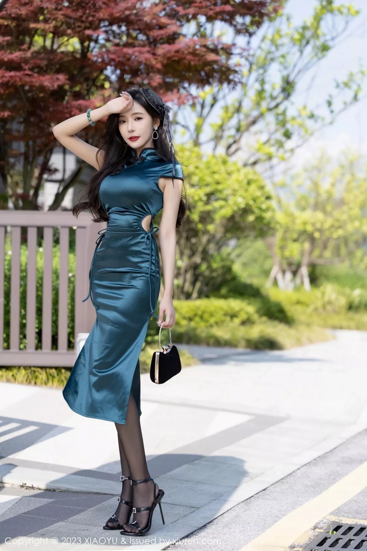 秀人集.com_[XiaoYu画语界]Vol.1048_女神王馨瑶yanni暗绿色旗袍露黑色蕾丝内衣秀曼妙身姿诱惑写真84P