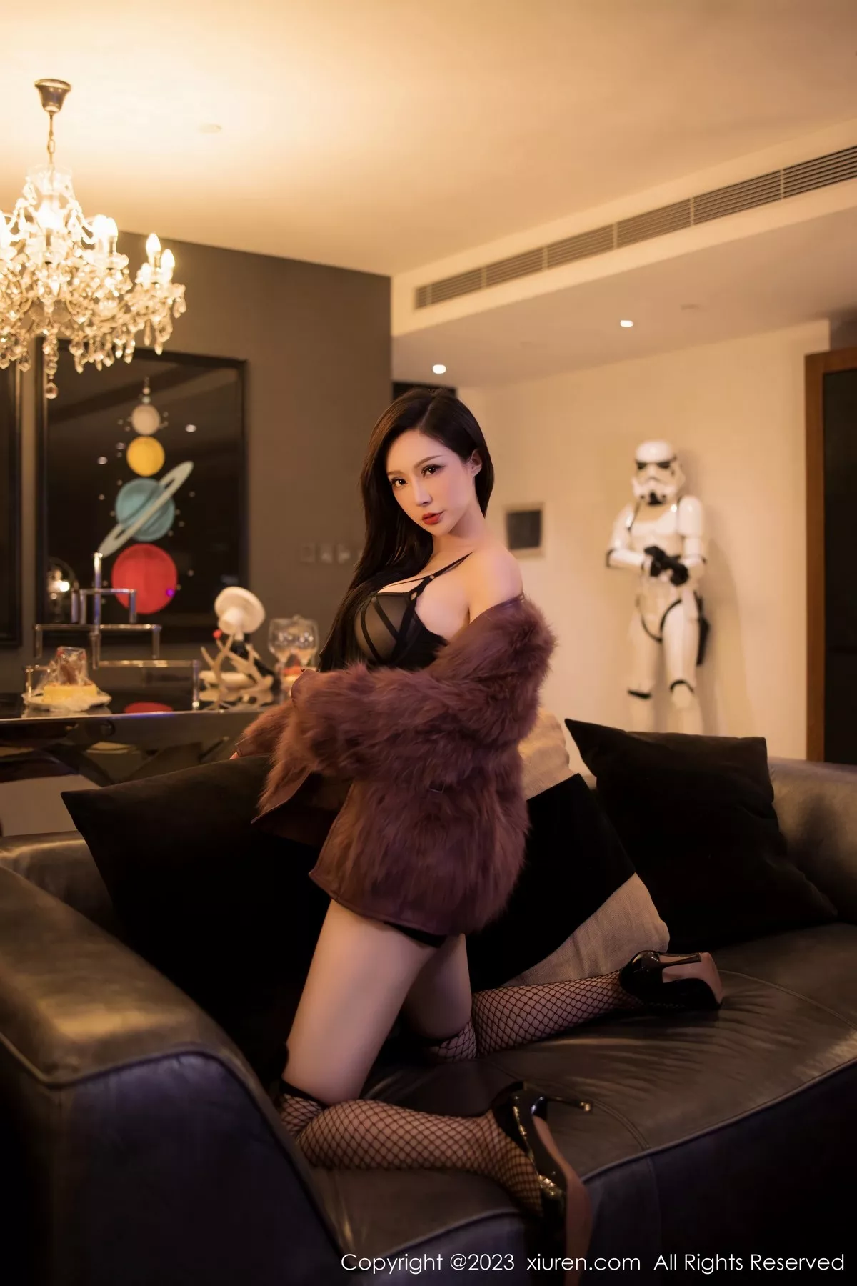 秀人集.com_[XiuRen秀人网]No.6908_模特大琪琪Emily脱红灰毛衣露黑色情趣内衣秀玲珑身段诱惑写真82P