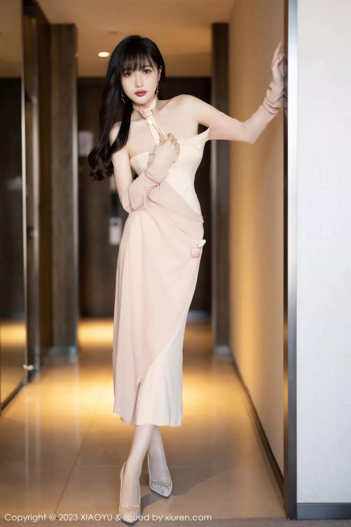 秀人集.com_[XiaoYu画语界]Vol.1049_模特林星阑浅色连衣裙配超薄肉丝+红色服饰配无内黑丝诱惑写真85P